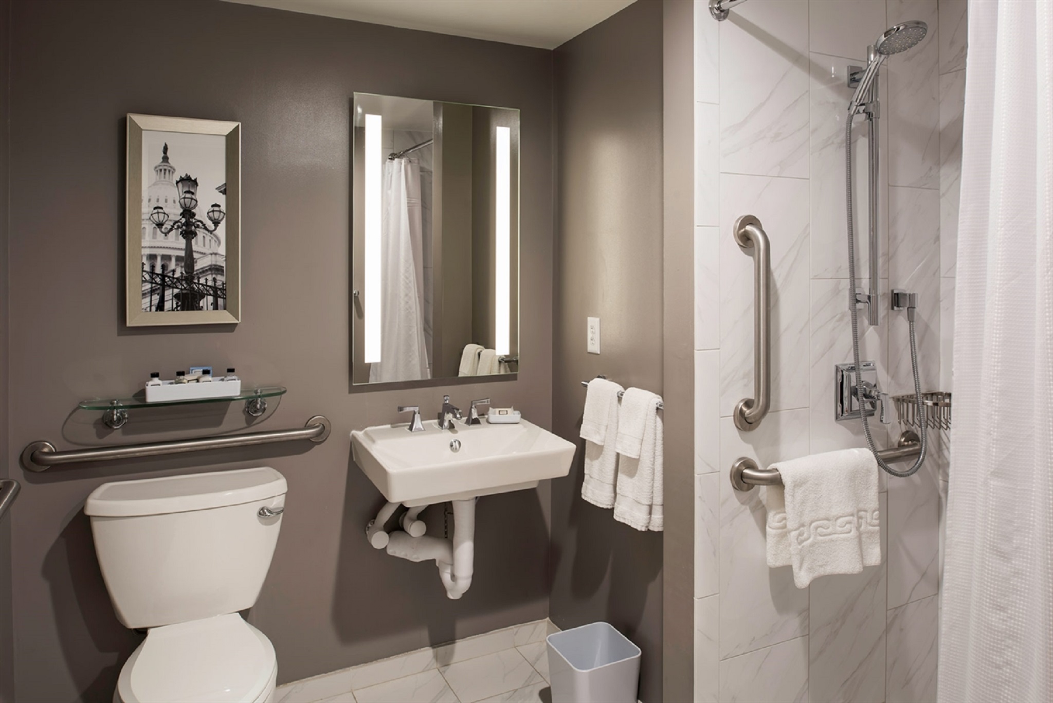 Double Deluxe King Bed