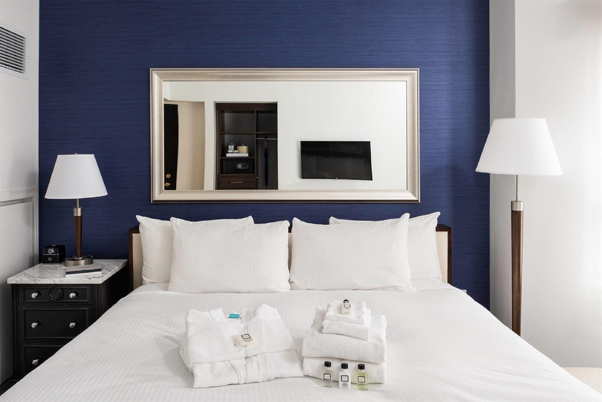 Double Superior Queen Bed