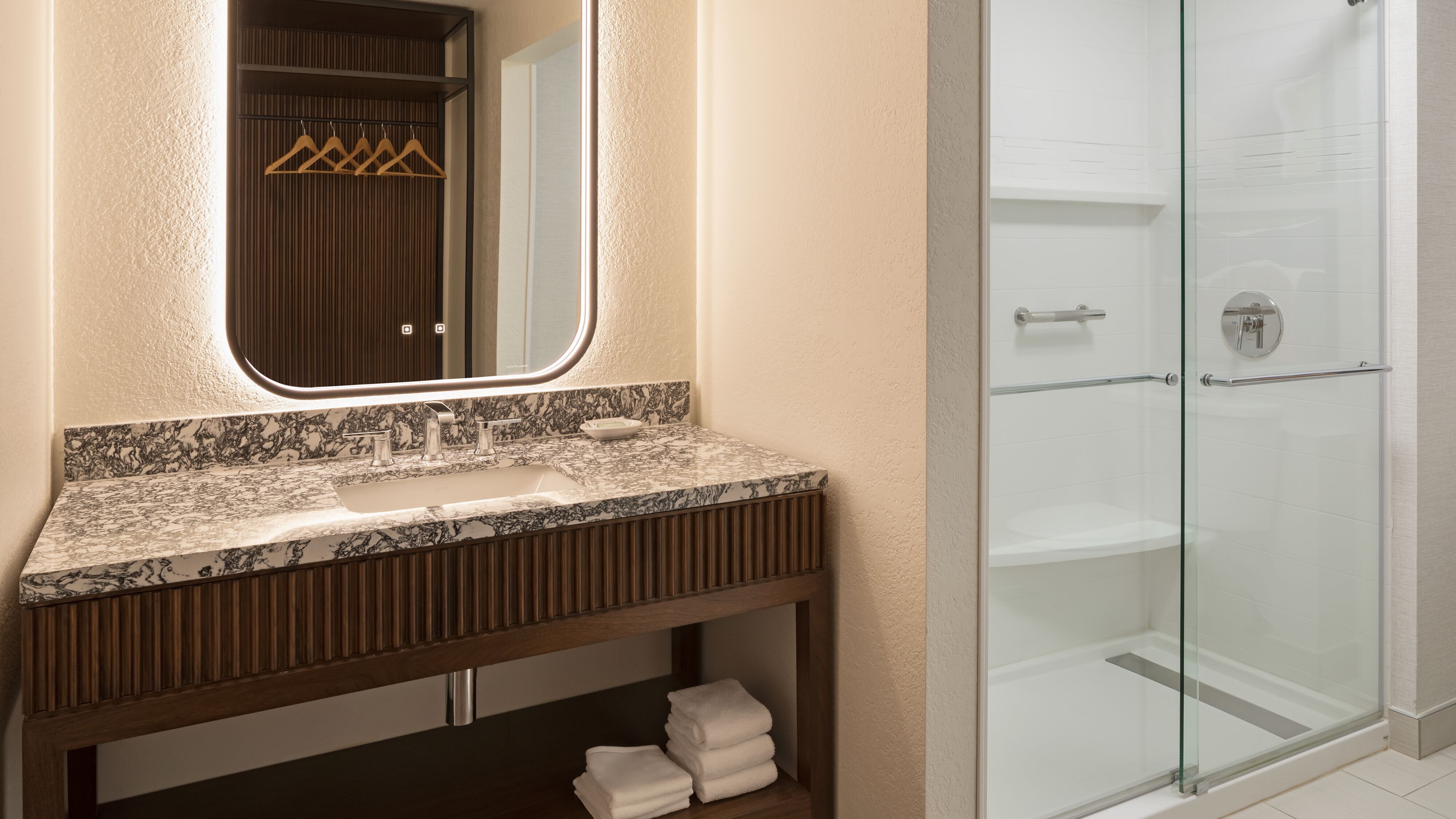 Suite Queen Bed Non Smoking