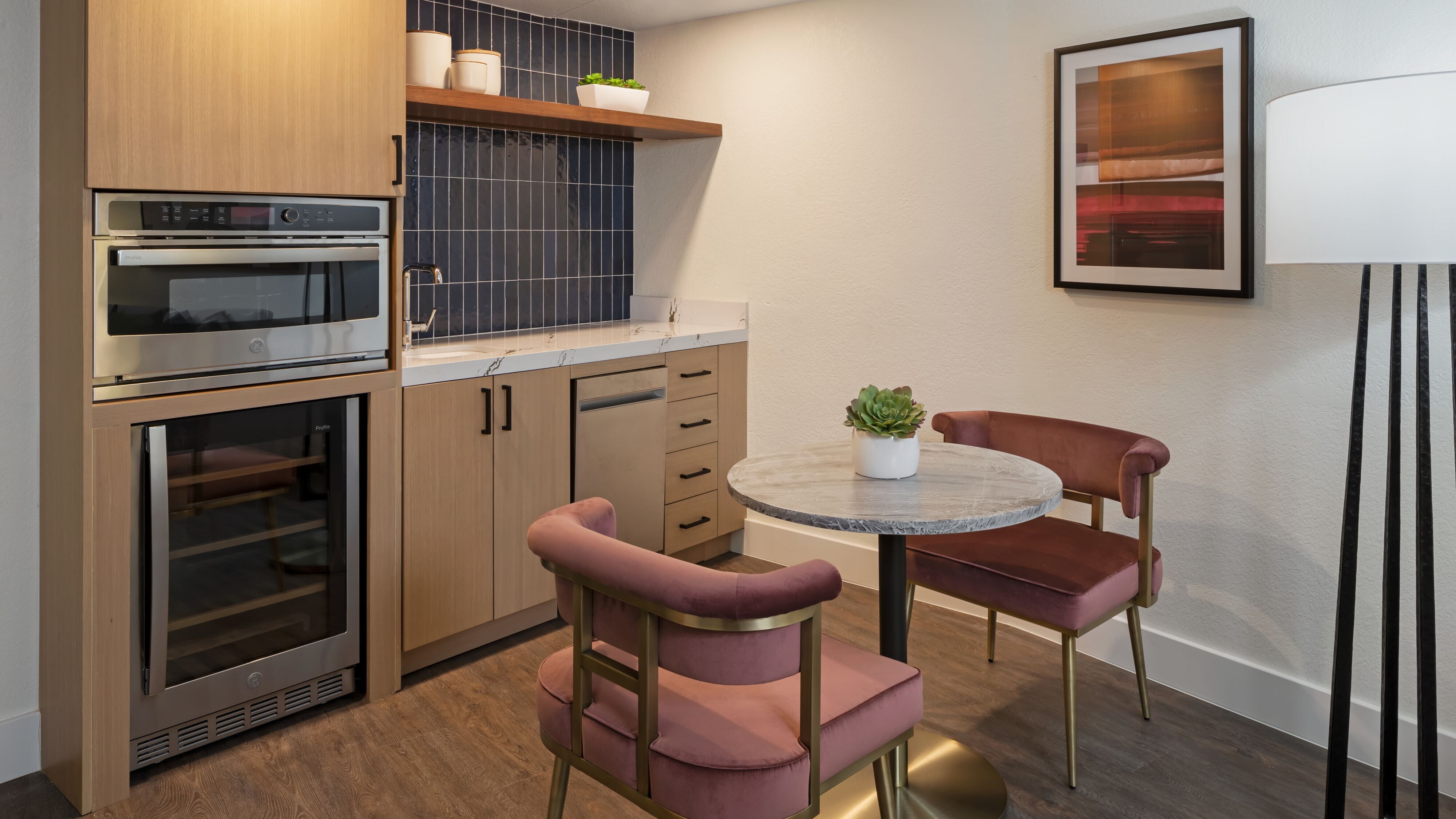 Suite Queen Bed Non Smoking