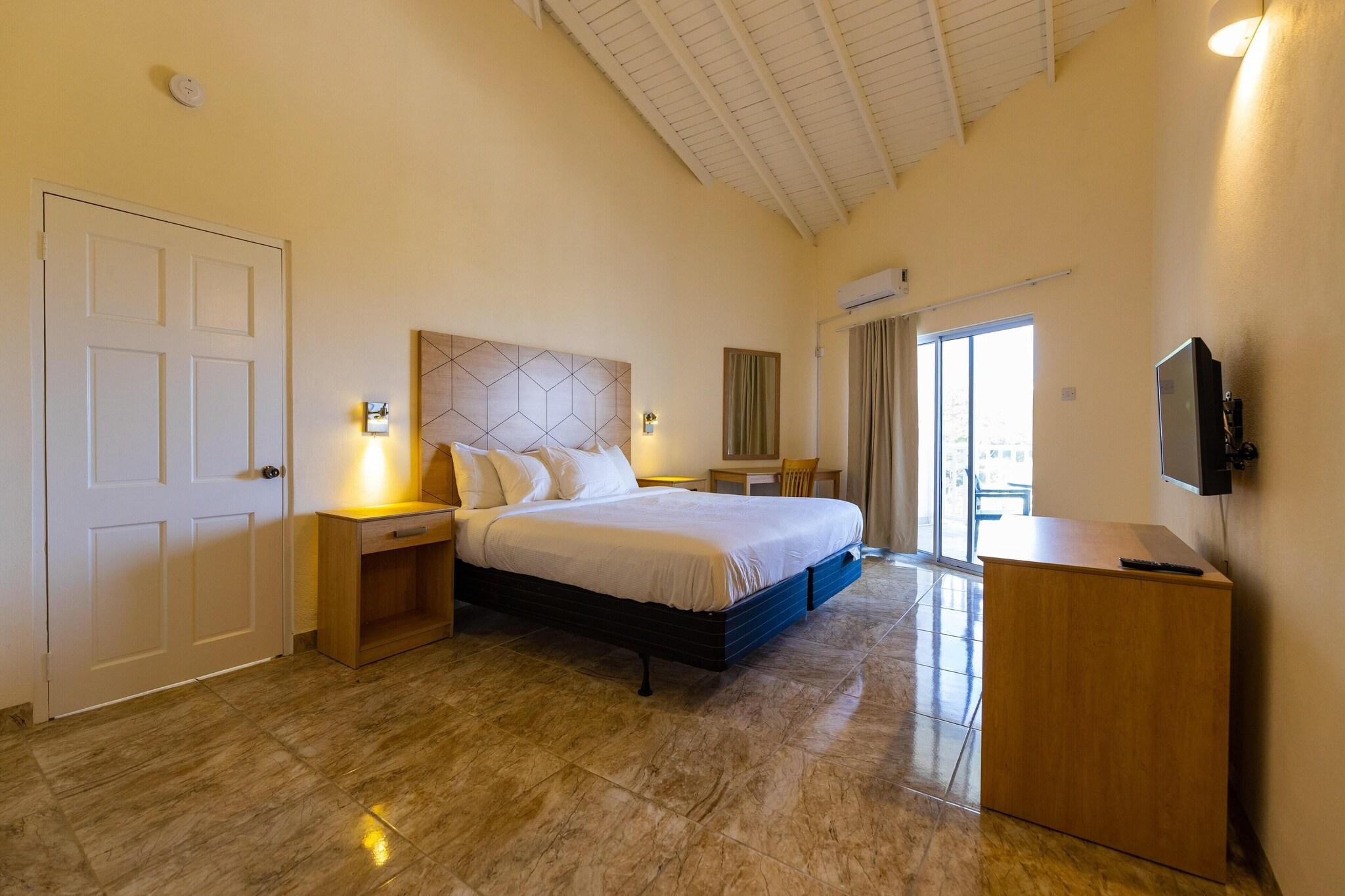 Suite Ocean View King Bed