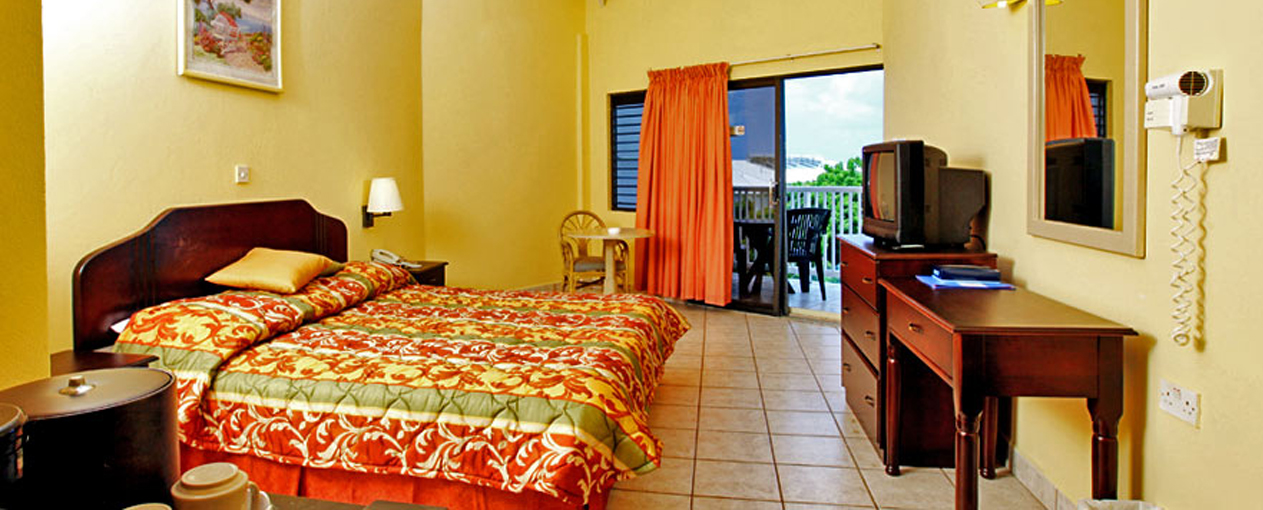 Double Garden View King Bed