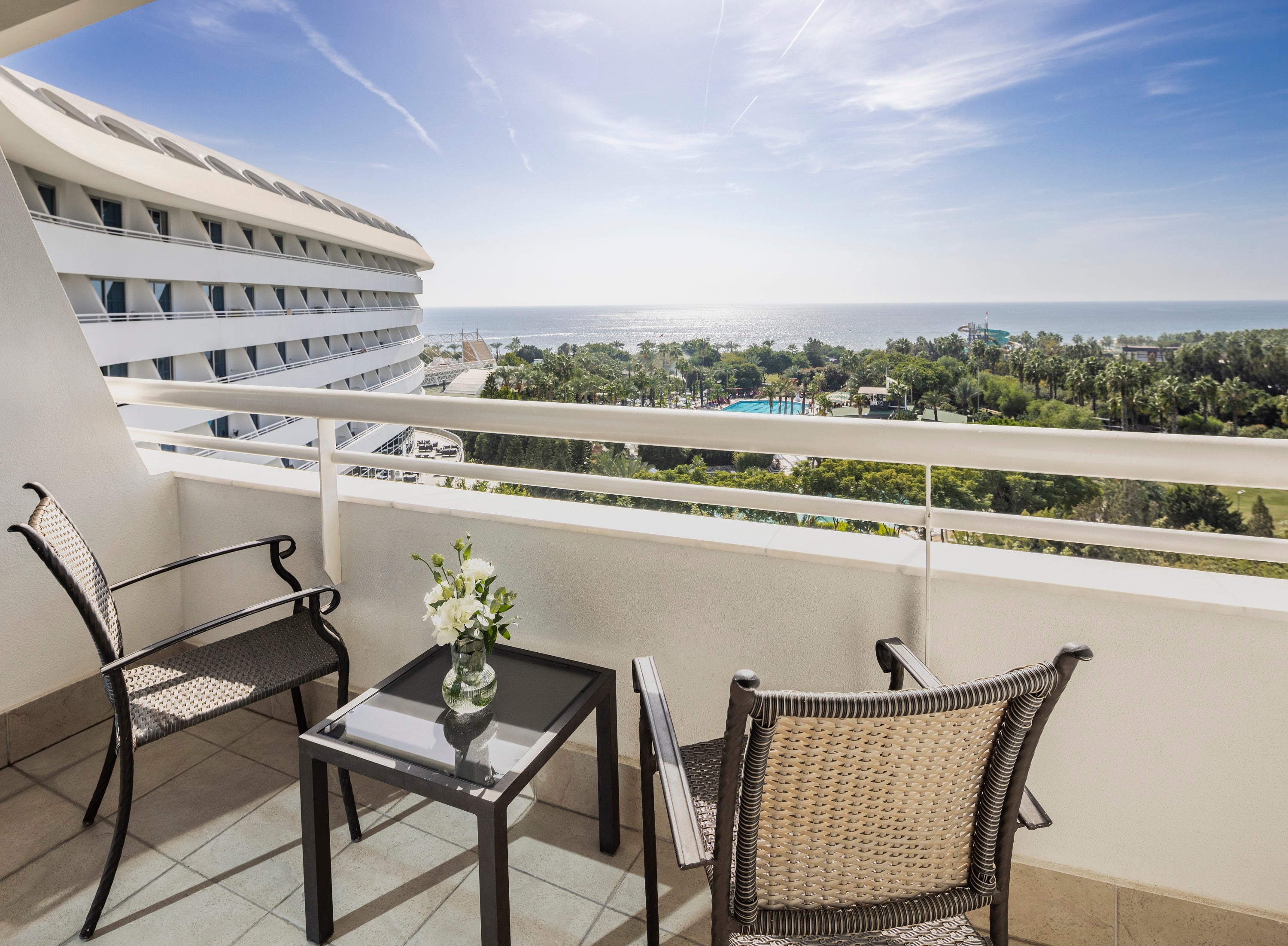 Family Room Deluxe Sea View