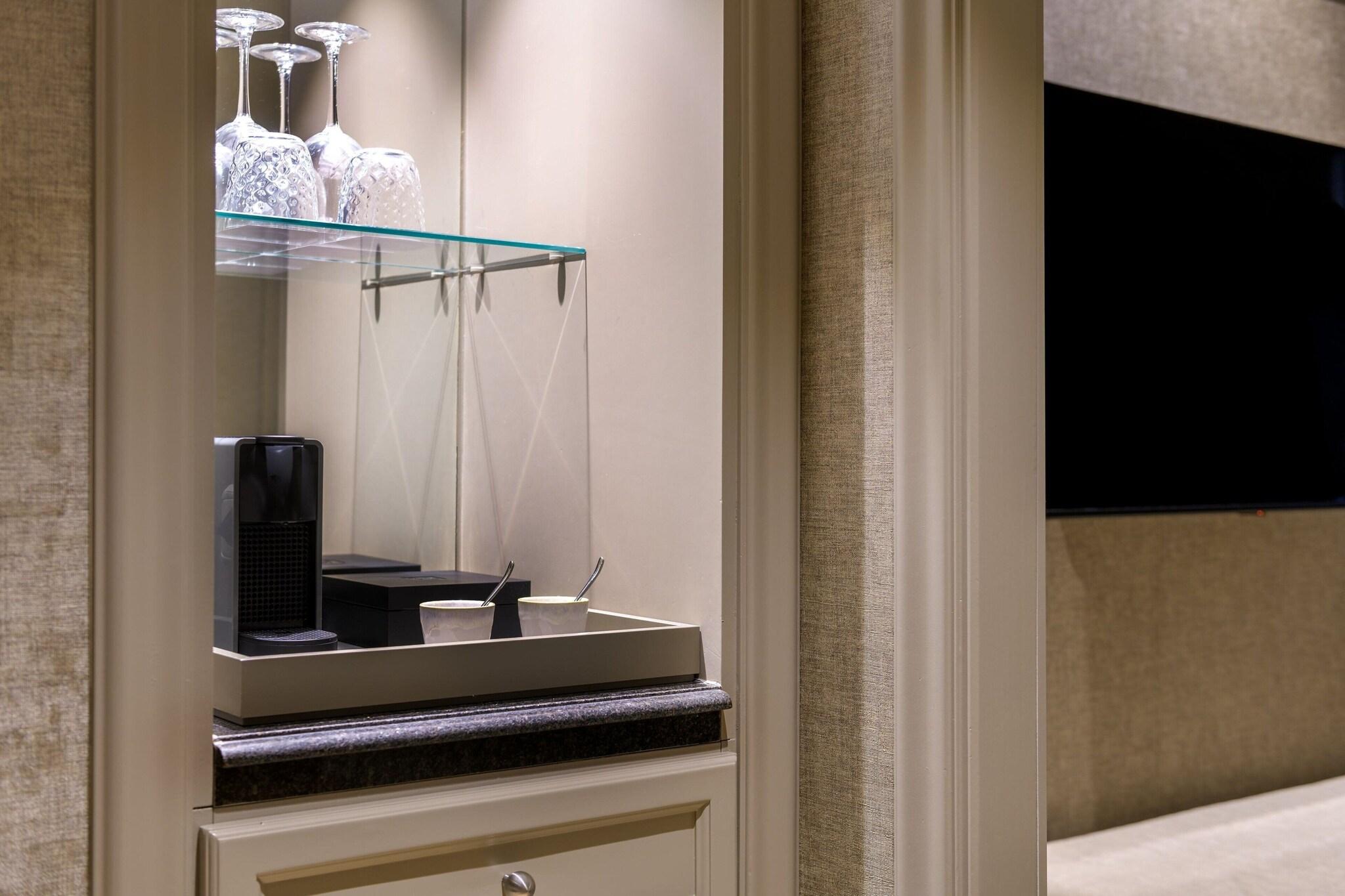 Double Deluxe King Bed