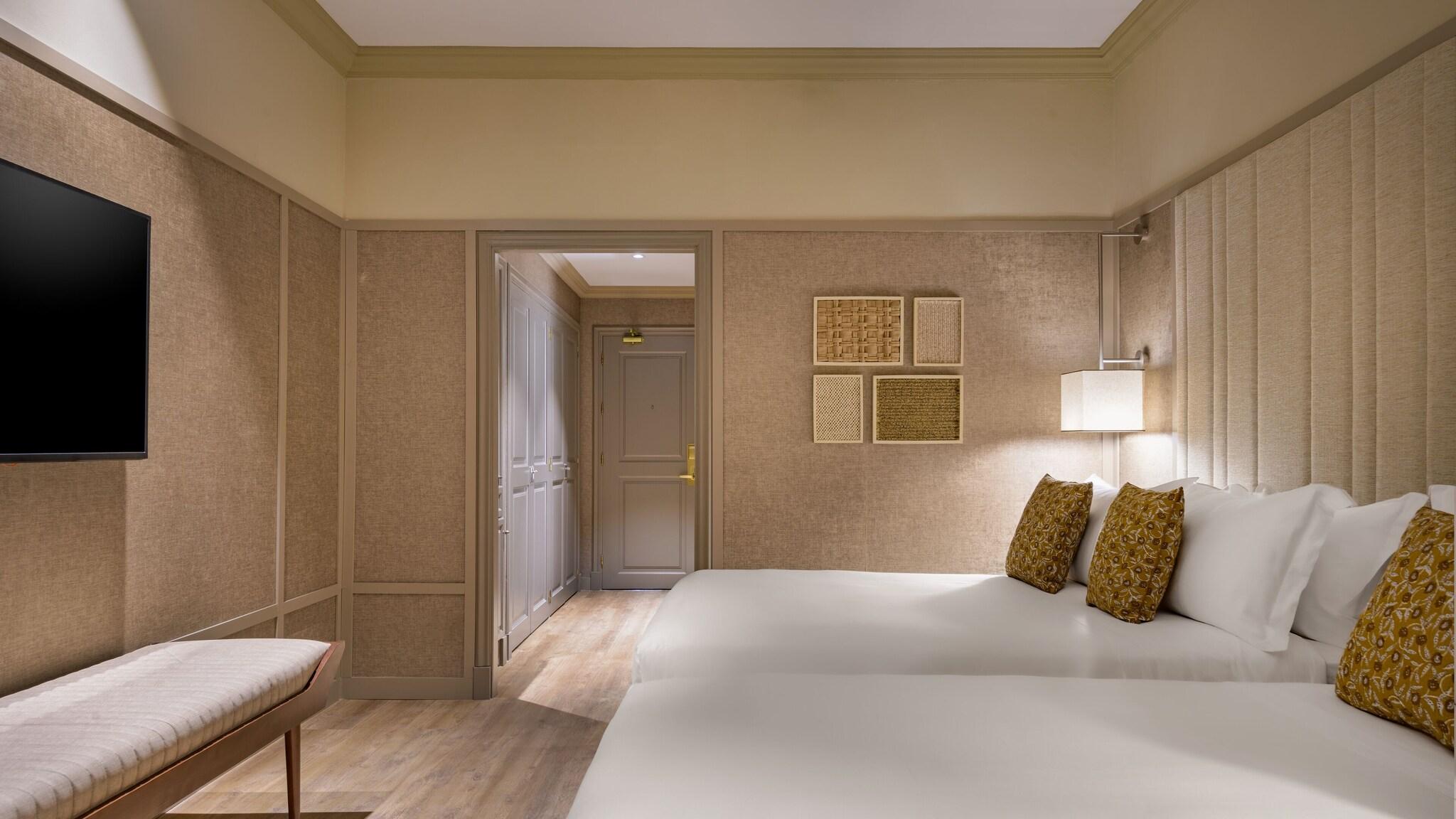 Double Deluxe King Bed