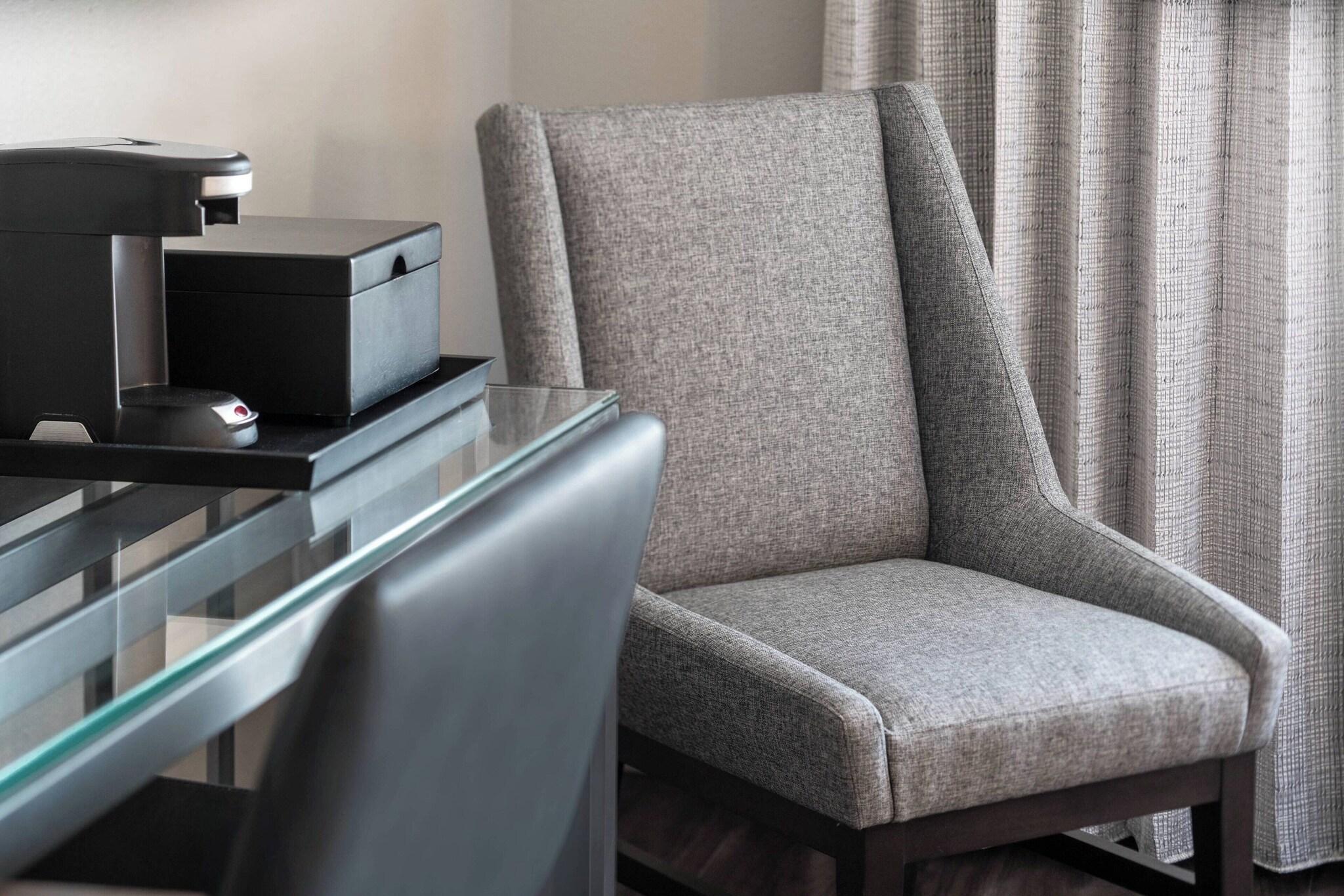 Junior Suite King Bed One Bedroom 