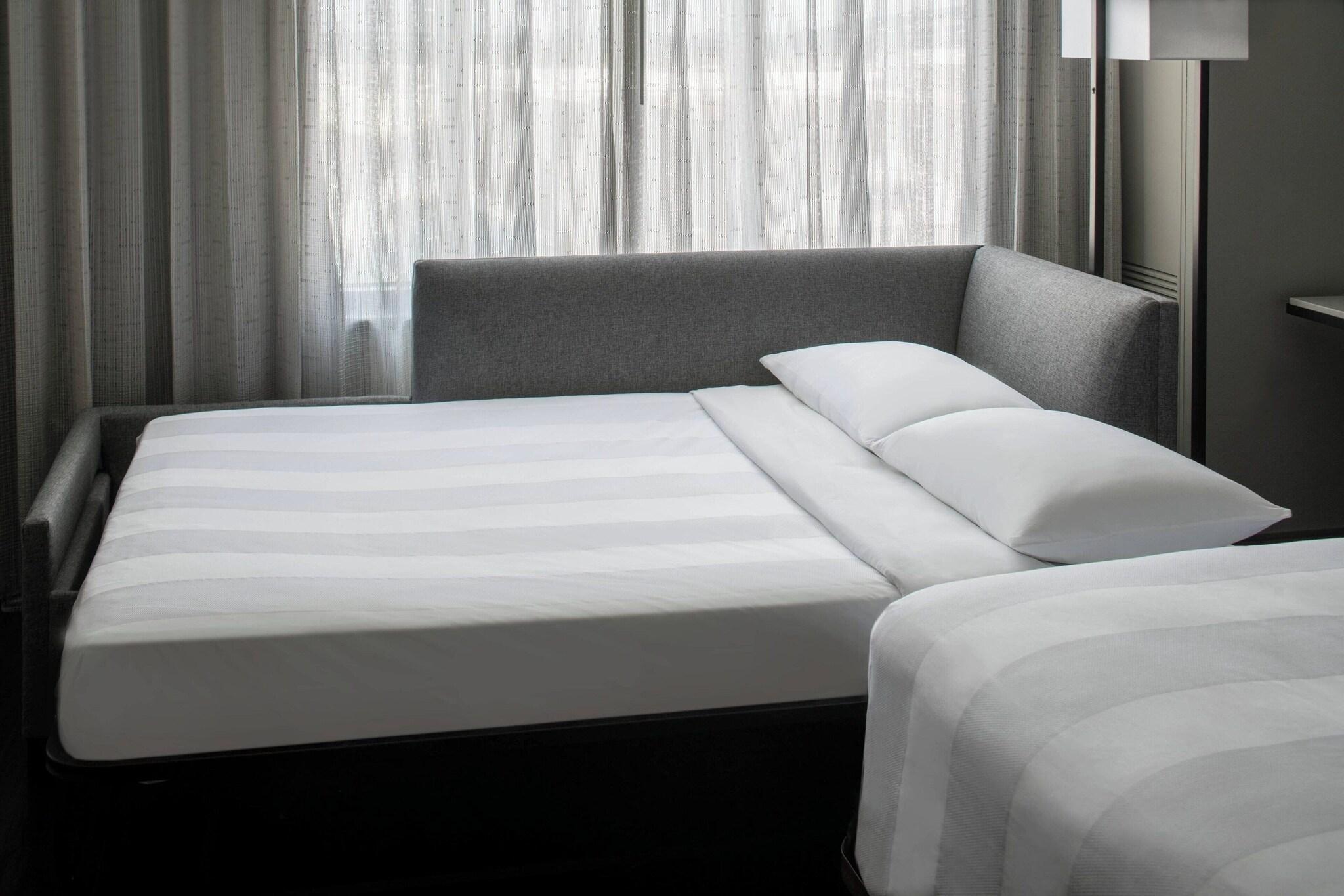 Double Club King Bed