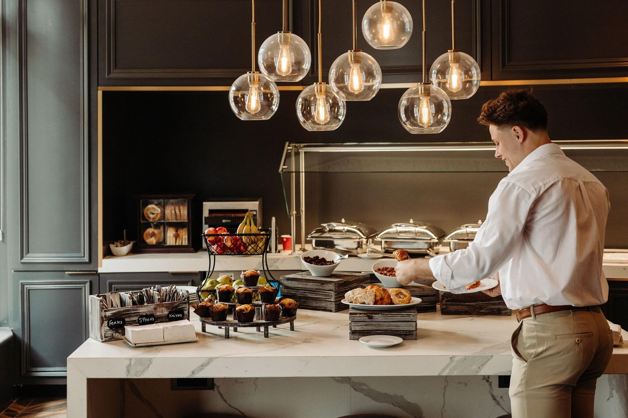 Double Club Two Queen Beds