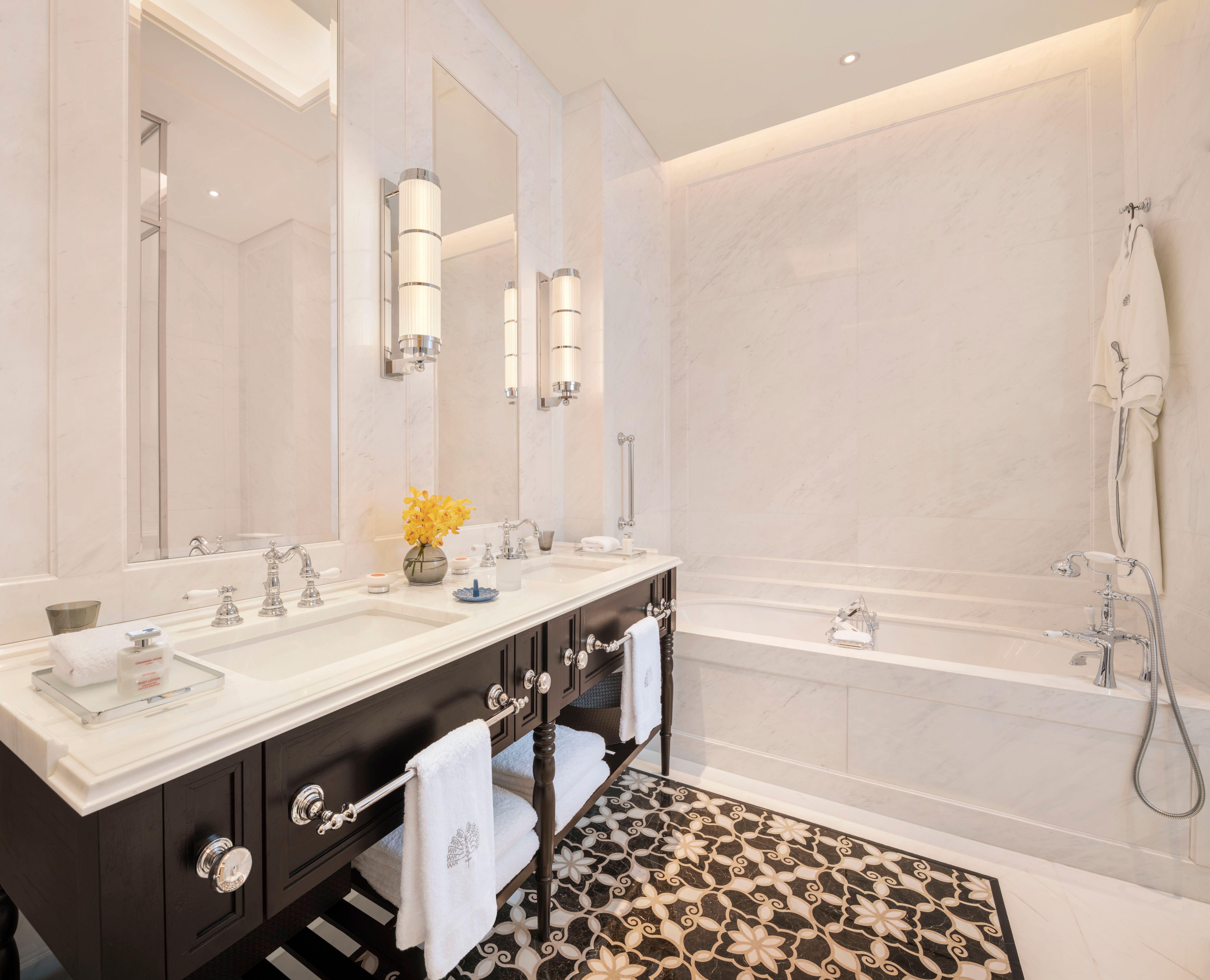 Studio King Size Bed