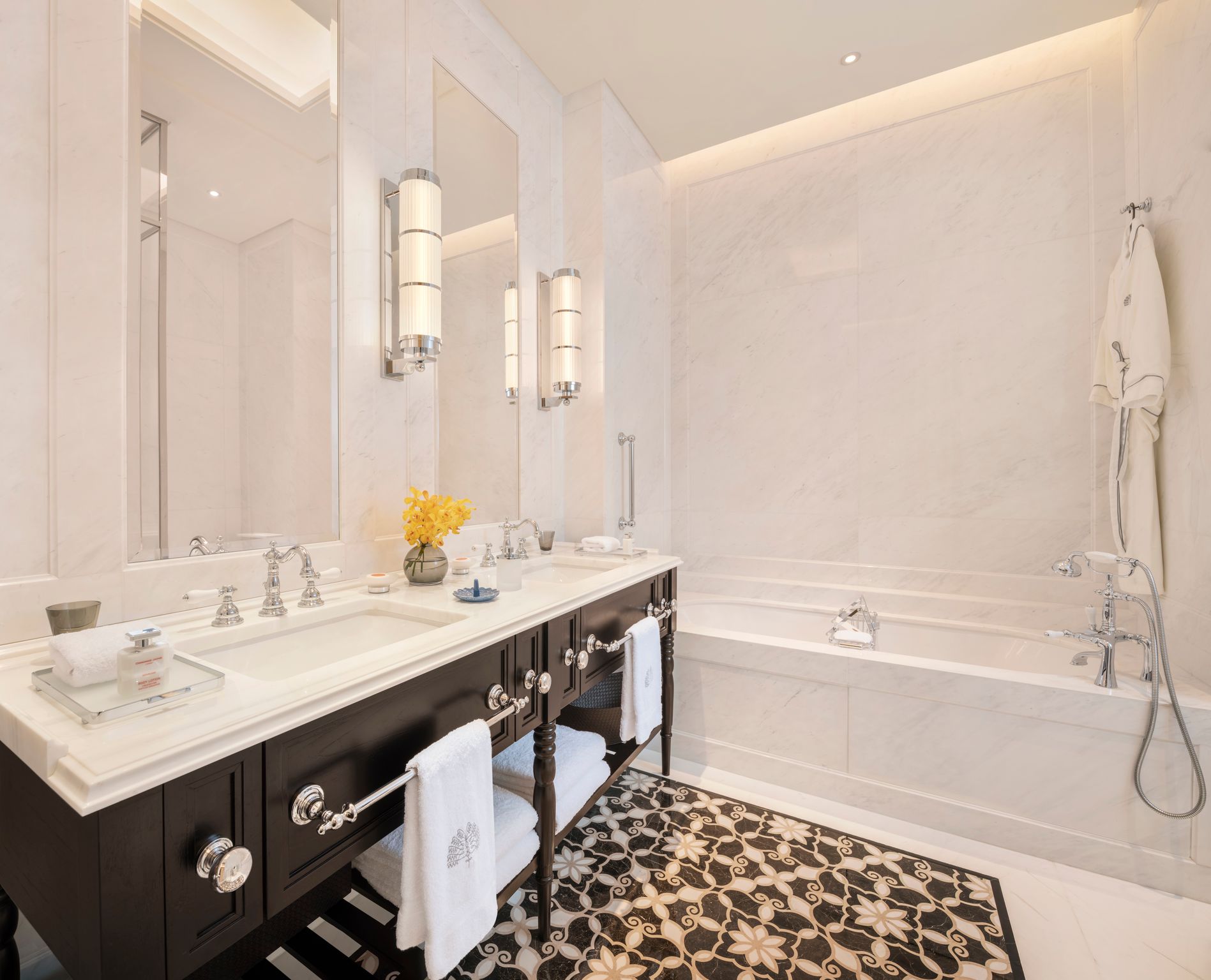 Studio Two Double Beds