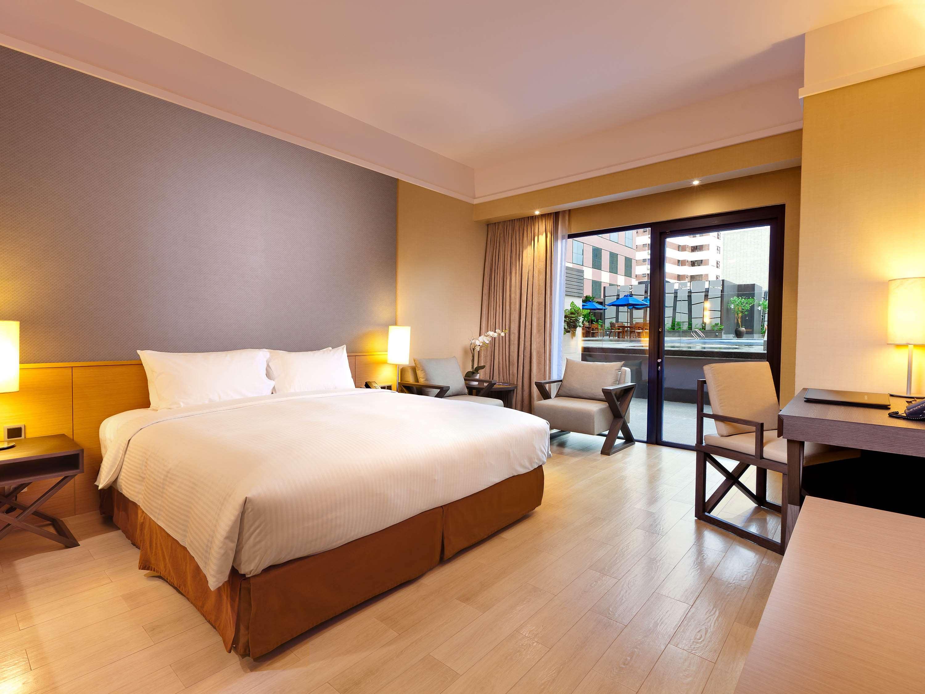 Double Deluxe Pool View