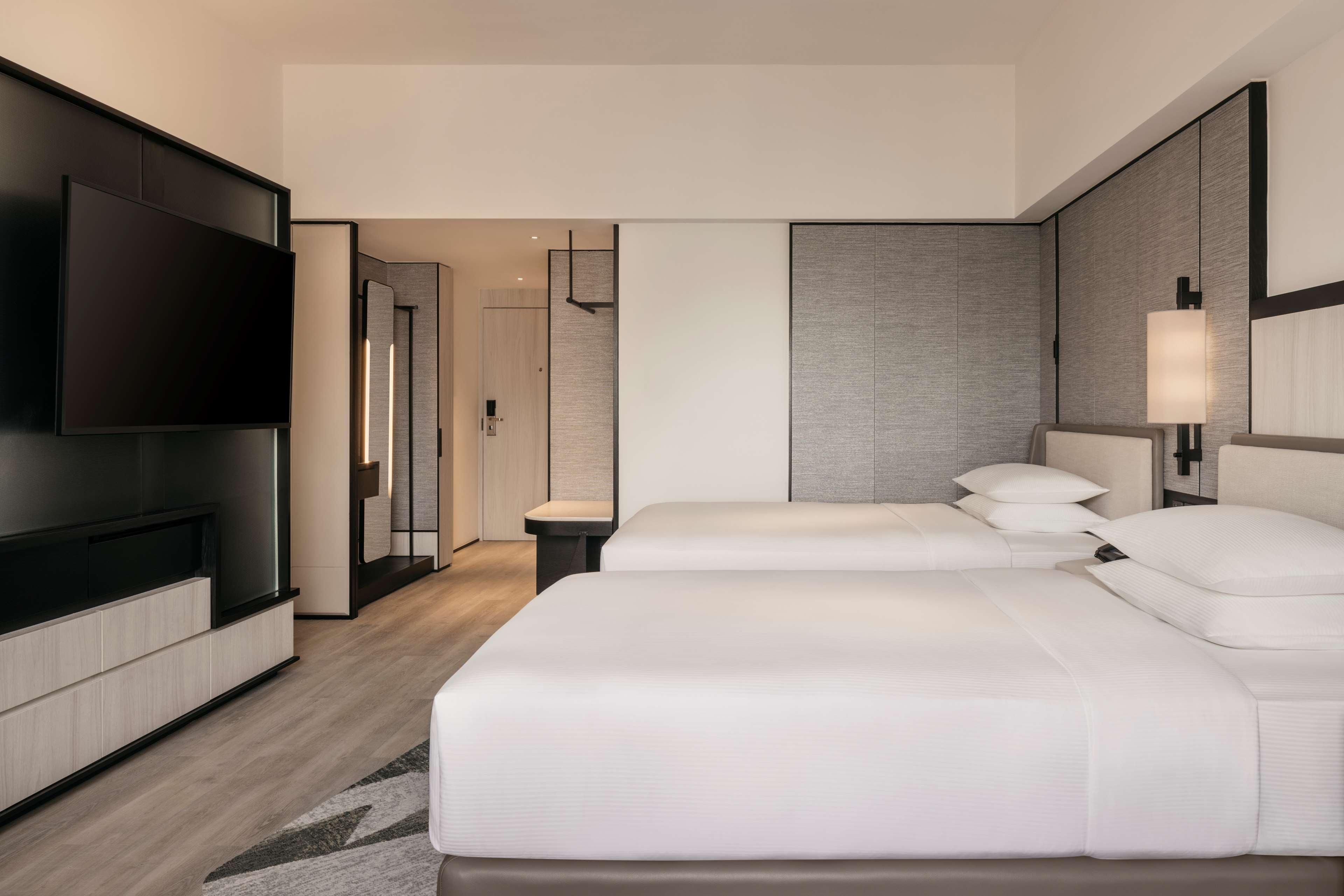 Twin Deluxe City View