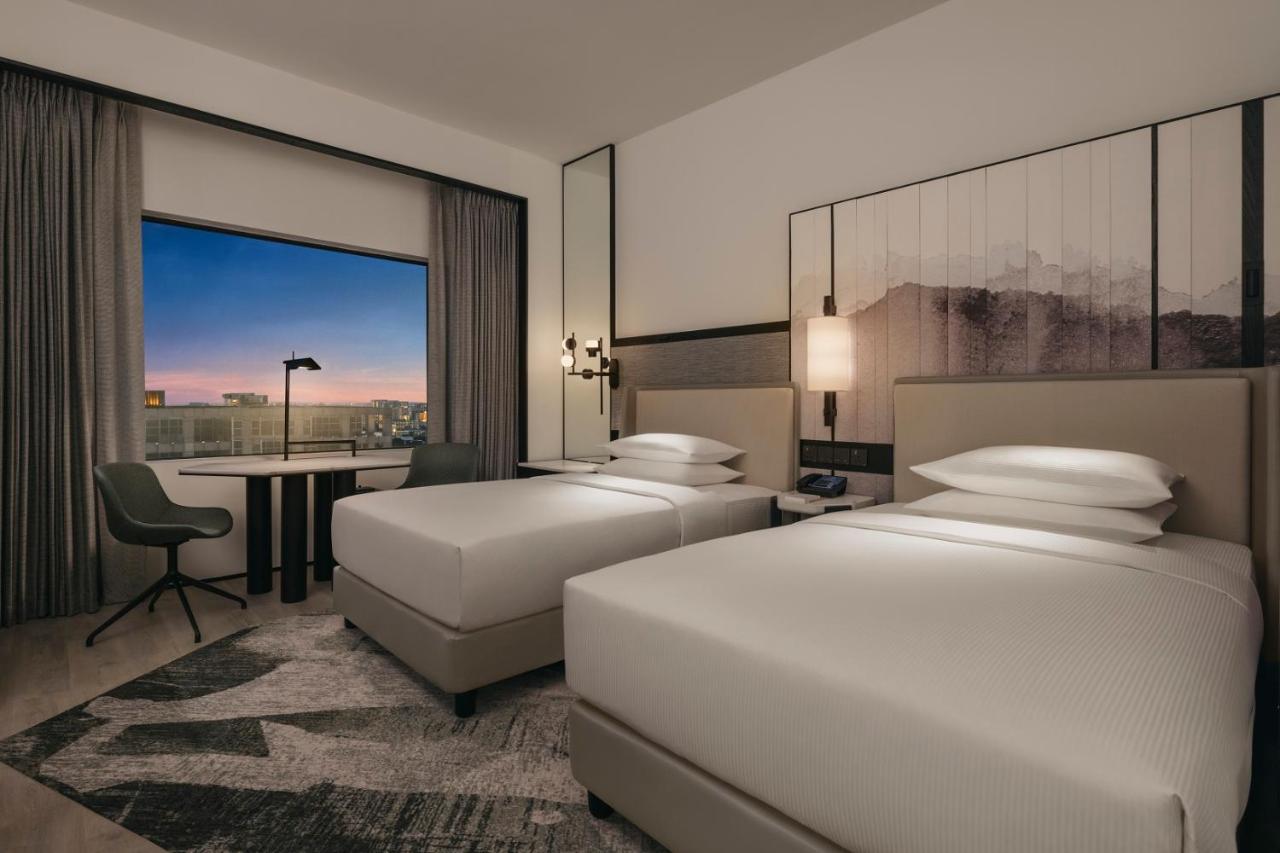 Twin Deluxe City View