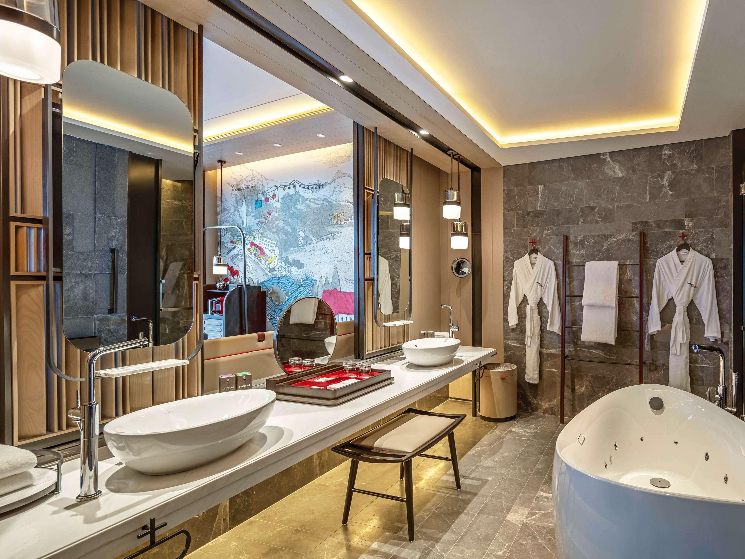 Suite with Kitchenette with Views