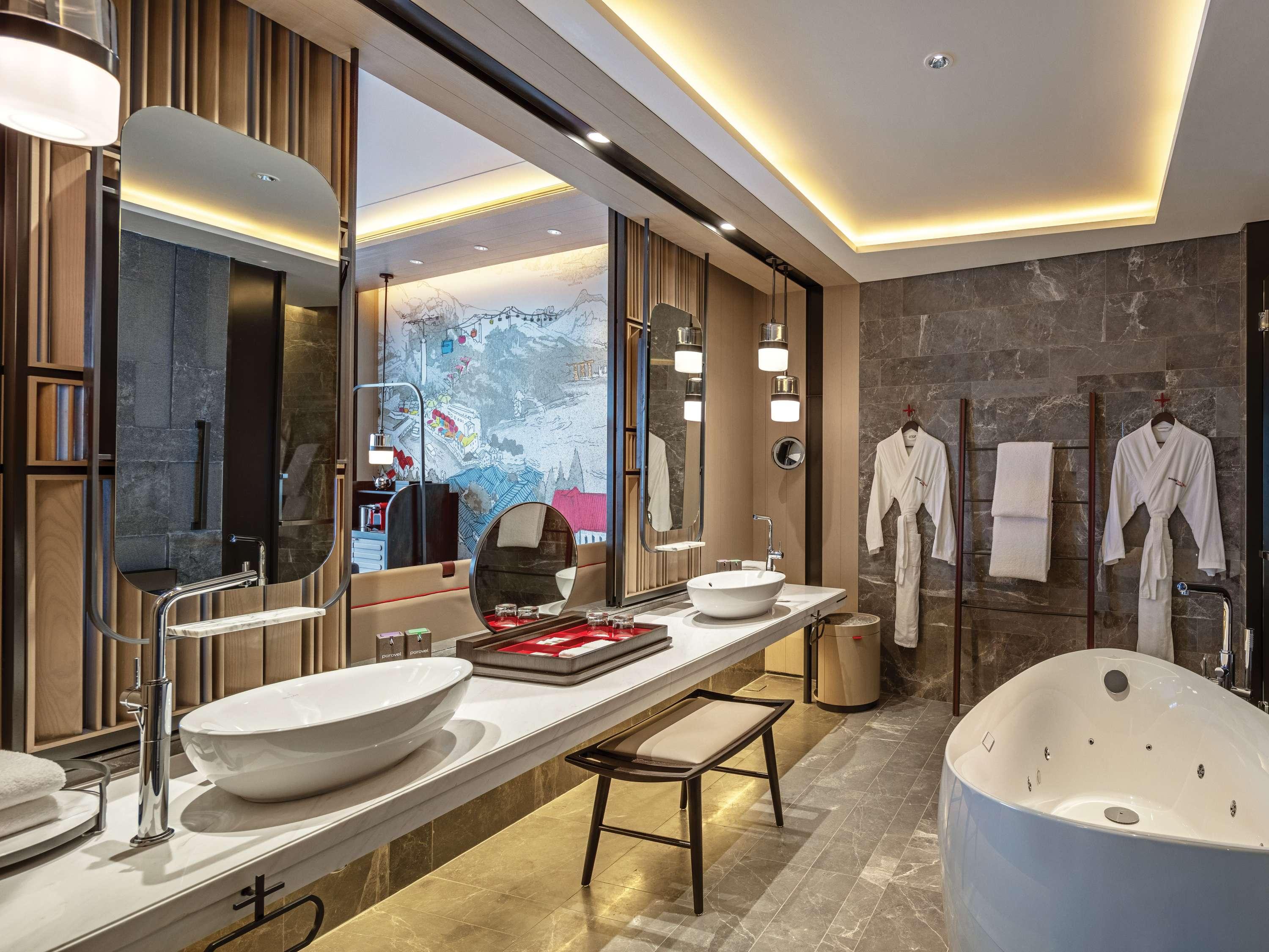 Suite with Kitchenette with Views