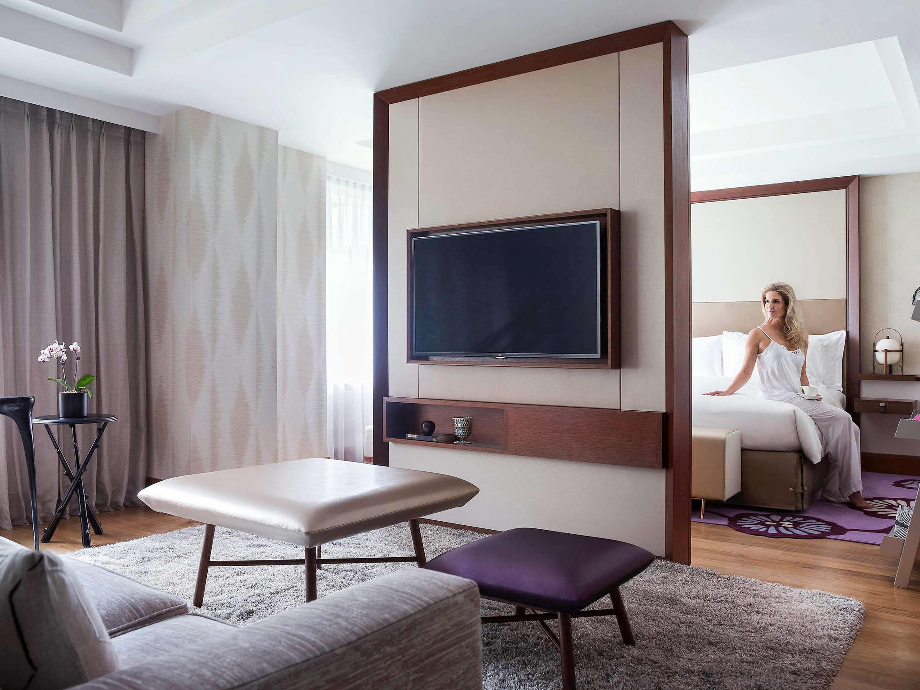 Junior Suite King Size Bed