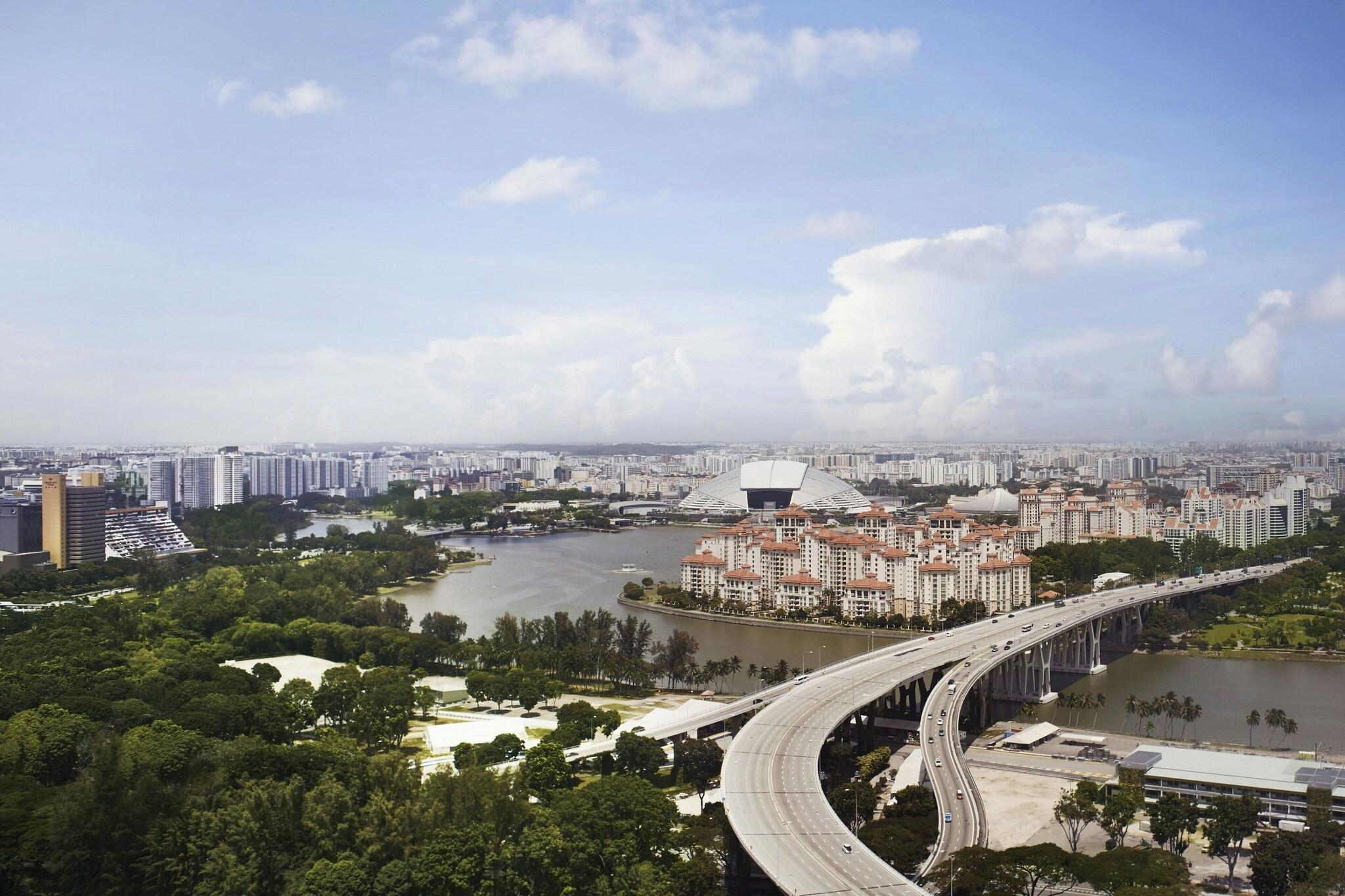 Twin Deluxe City View