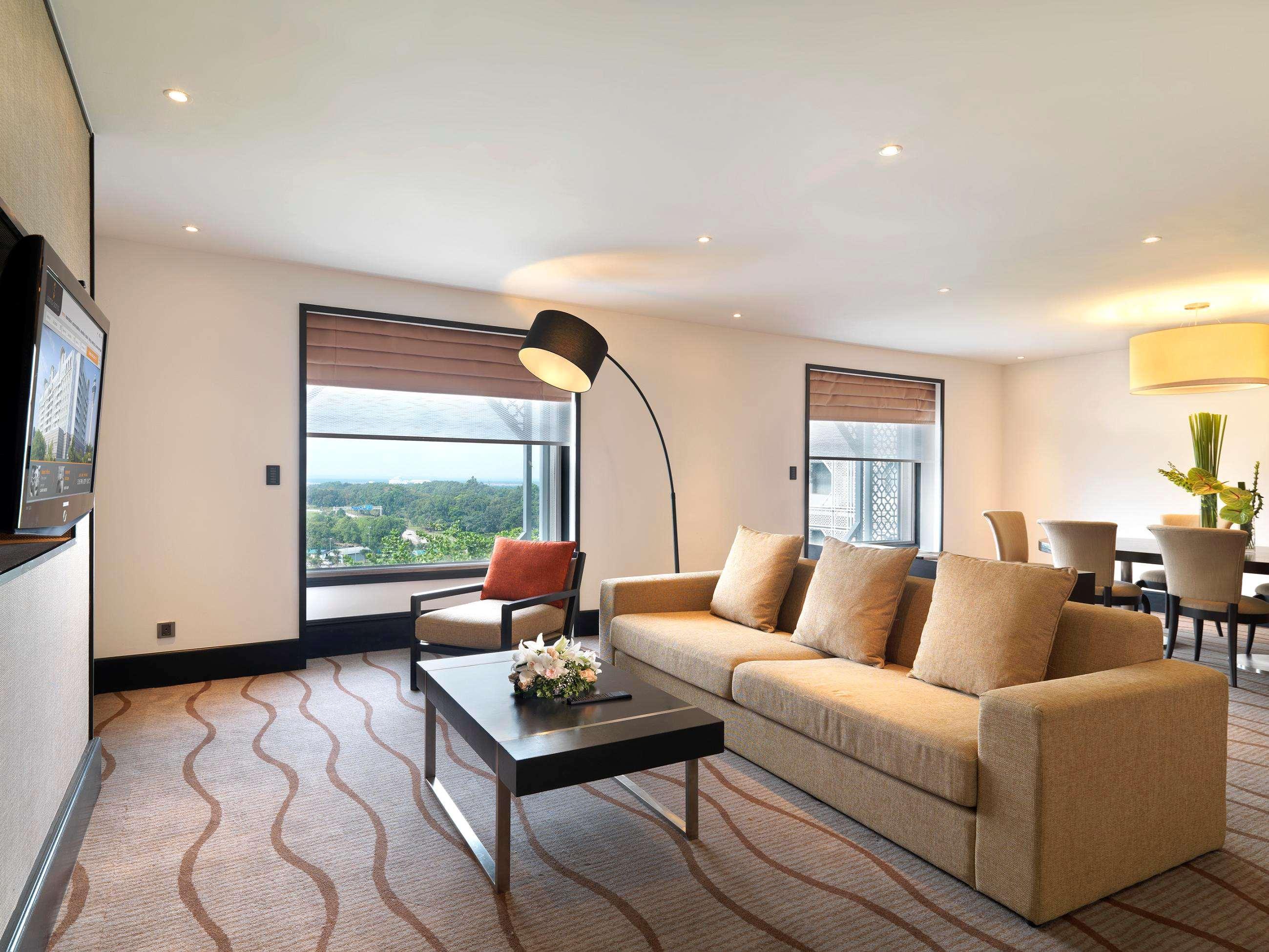 Suite Deluxe King Bed