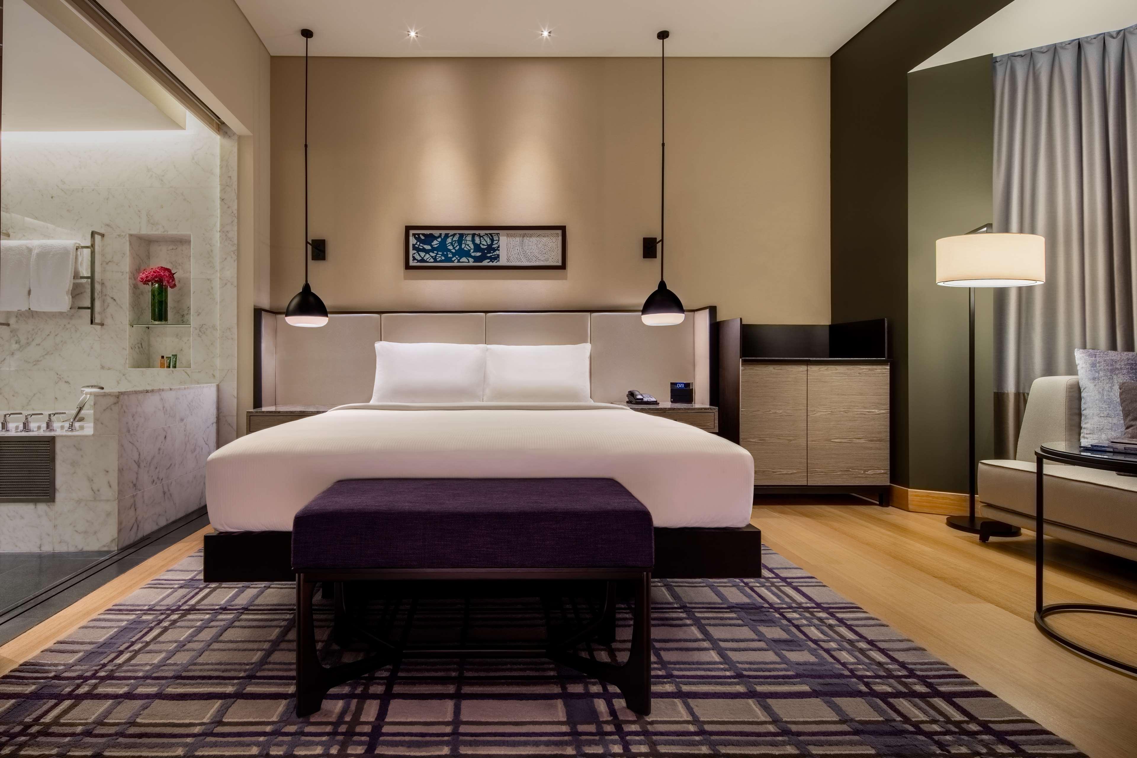 Double Deluxe King Bed