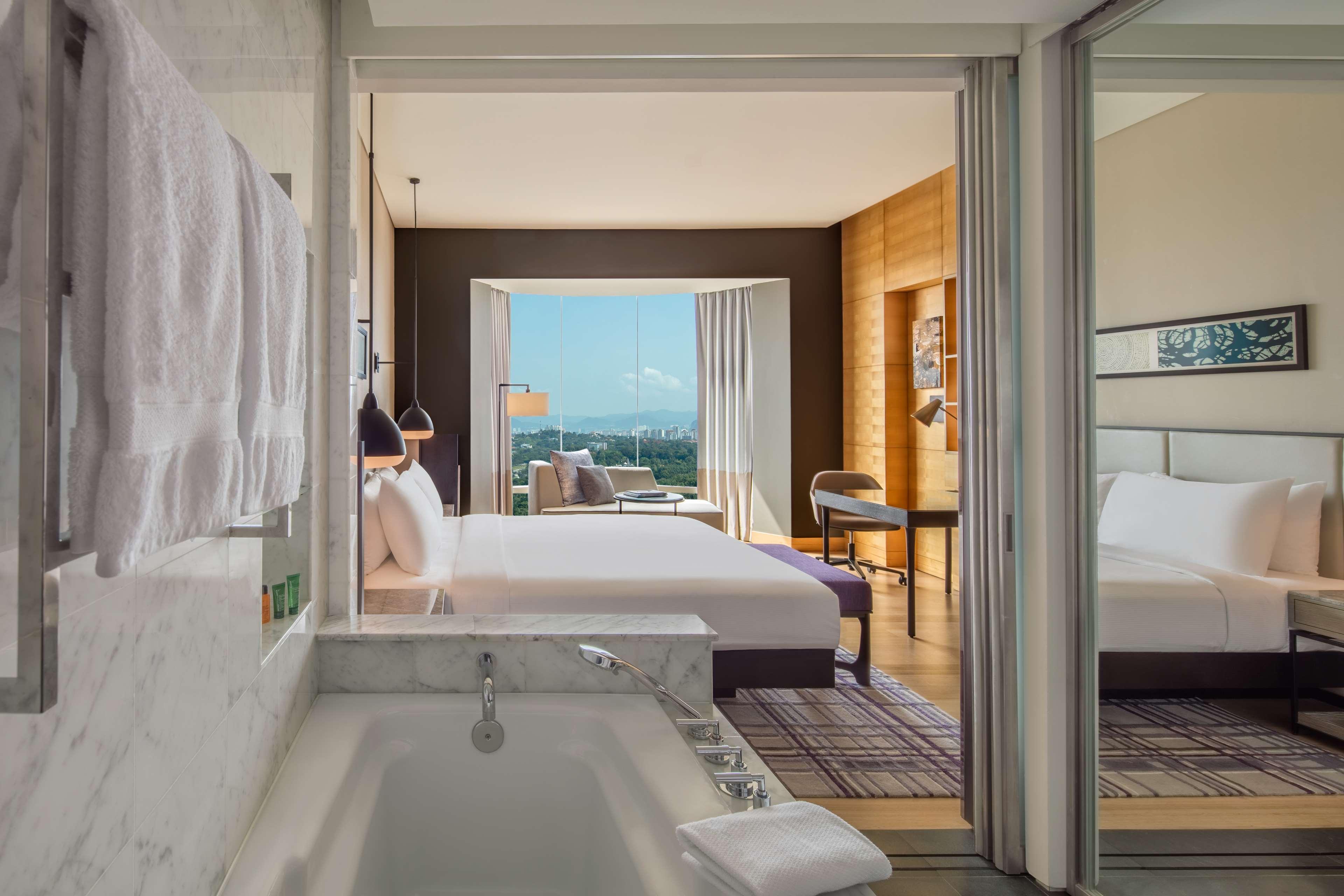 Double Deluxe King Bed