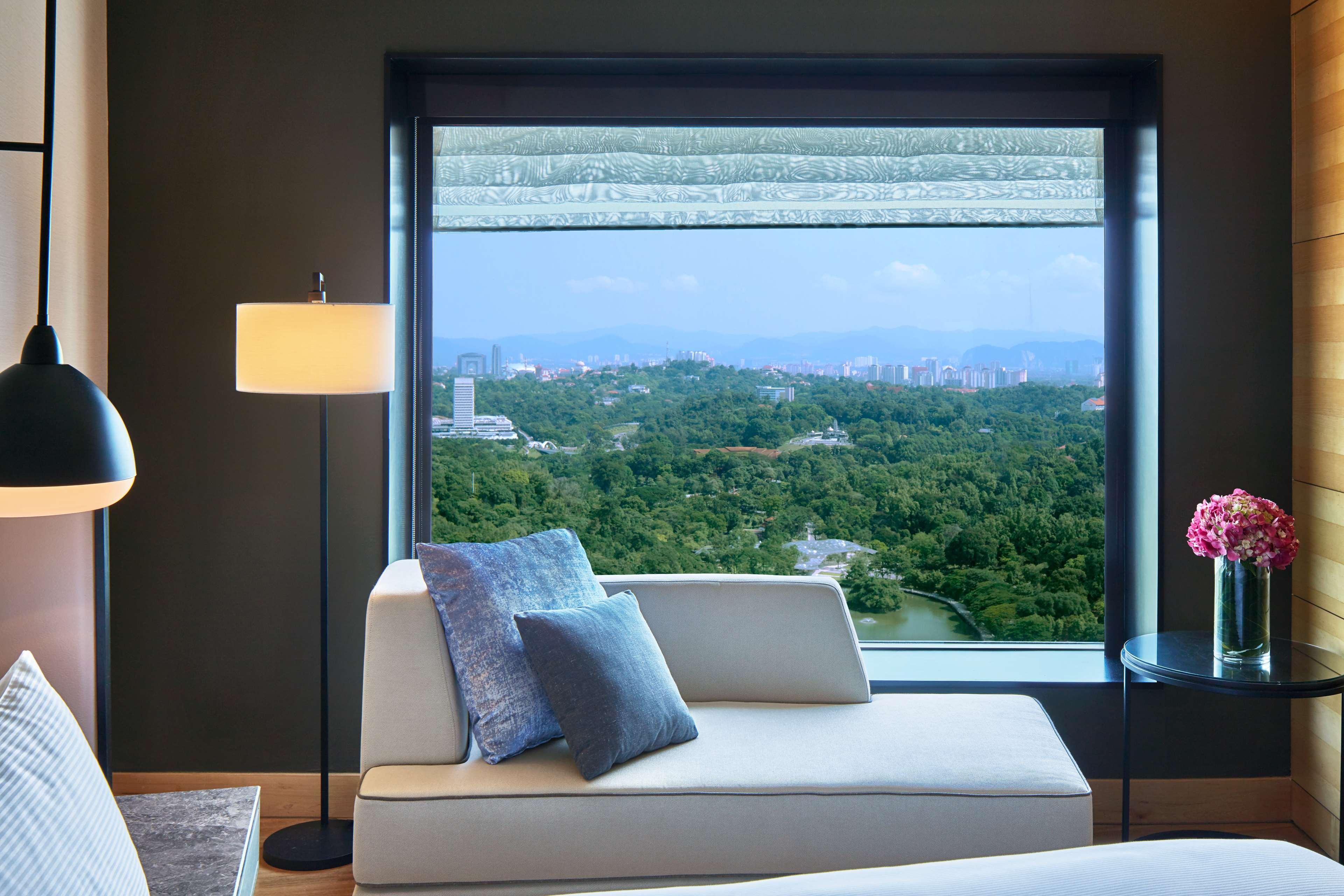 Twin Deluxe Lake View