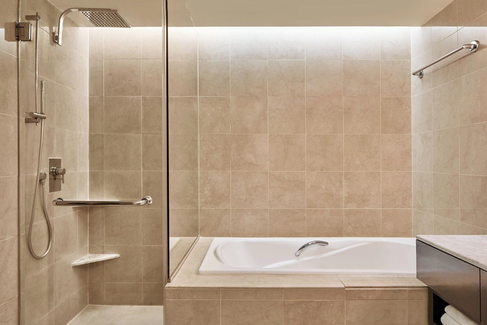 Double King Bed Non Smoking