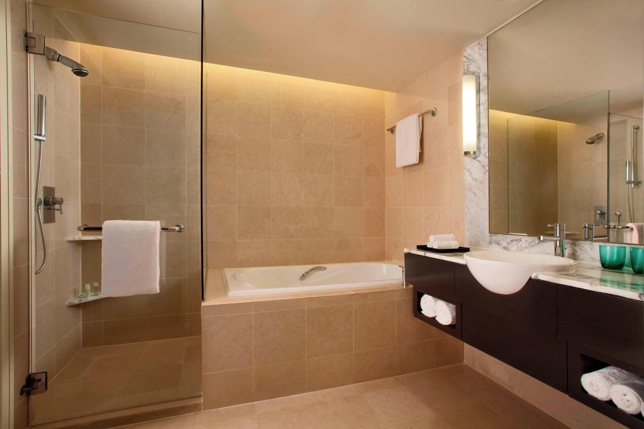Double Club King Bed