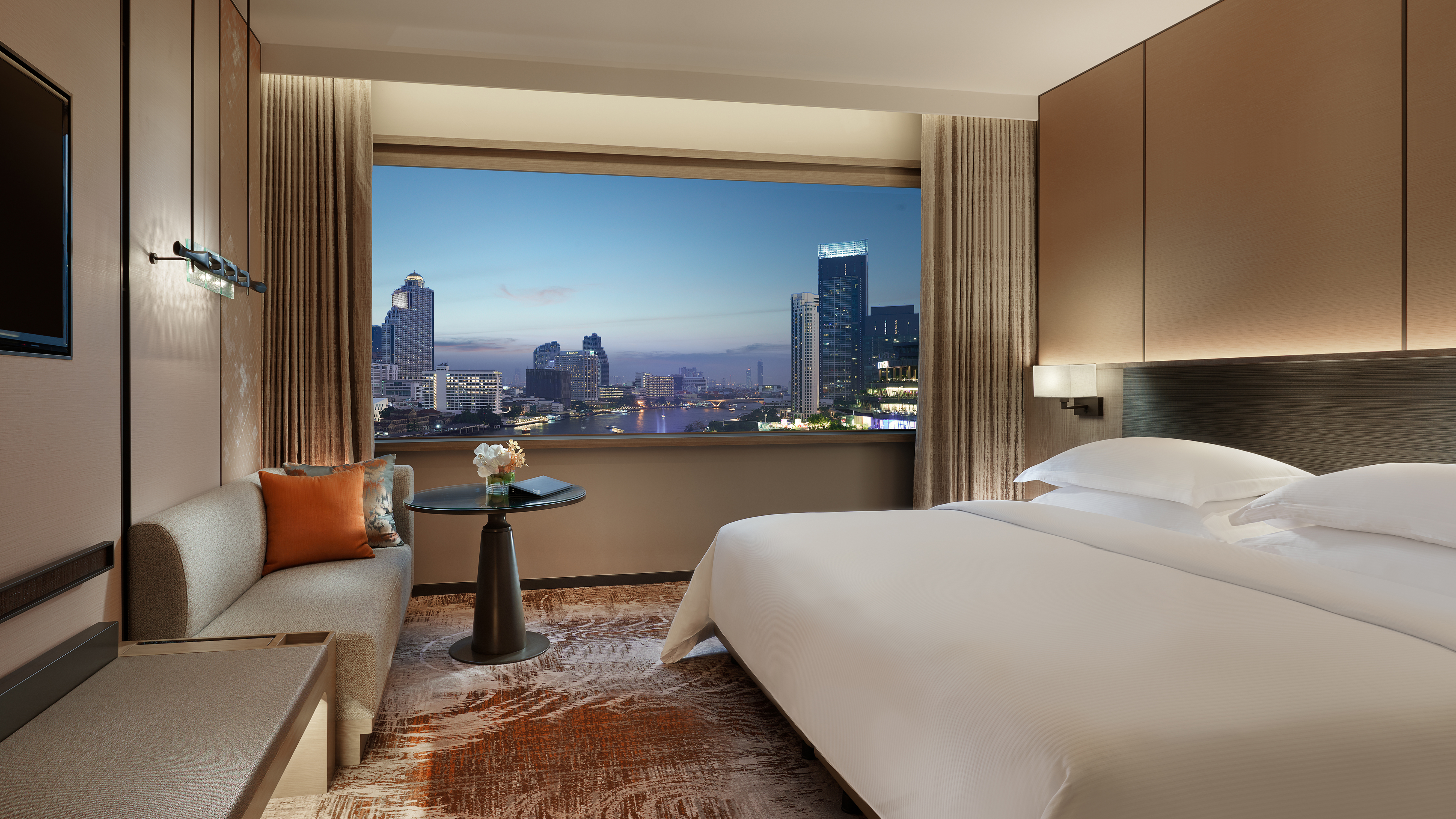 Double Deluxe King Bed