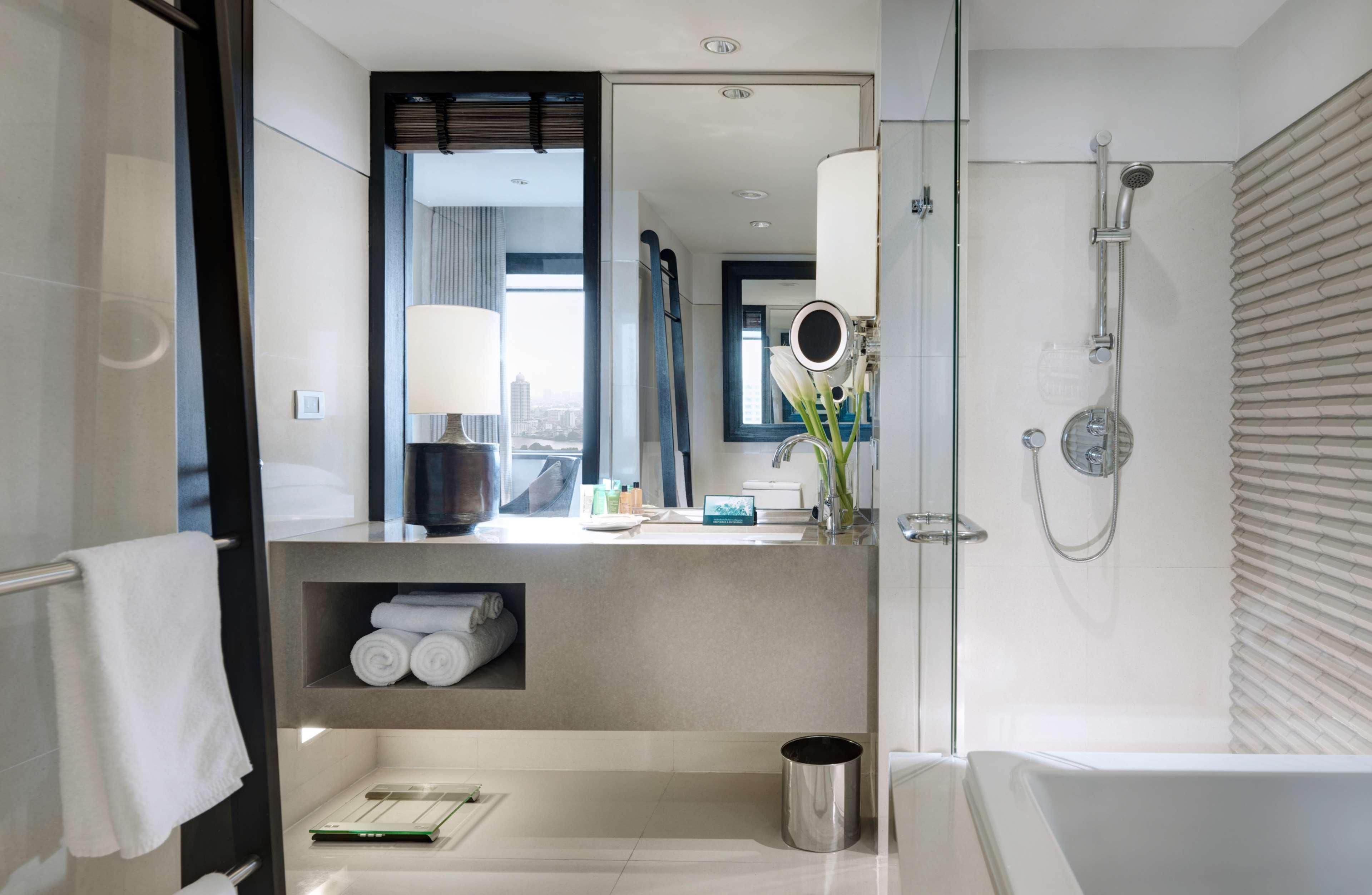 Family Room King Size Bed