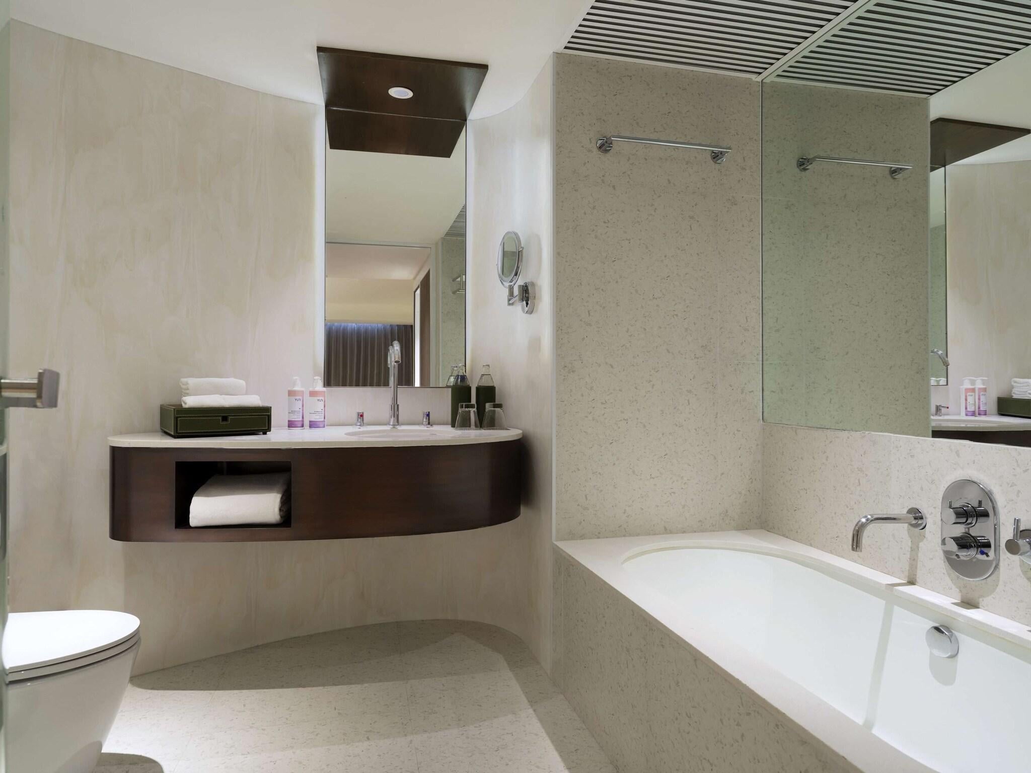 Room Deluxe King Bed