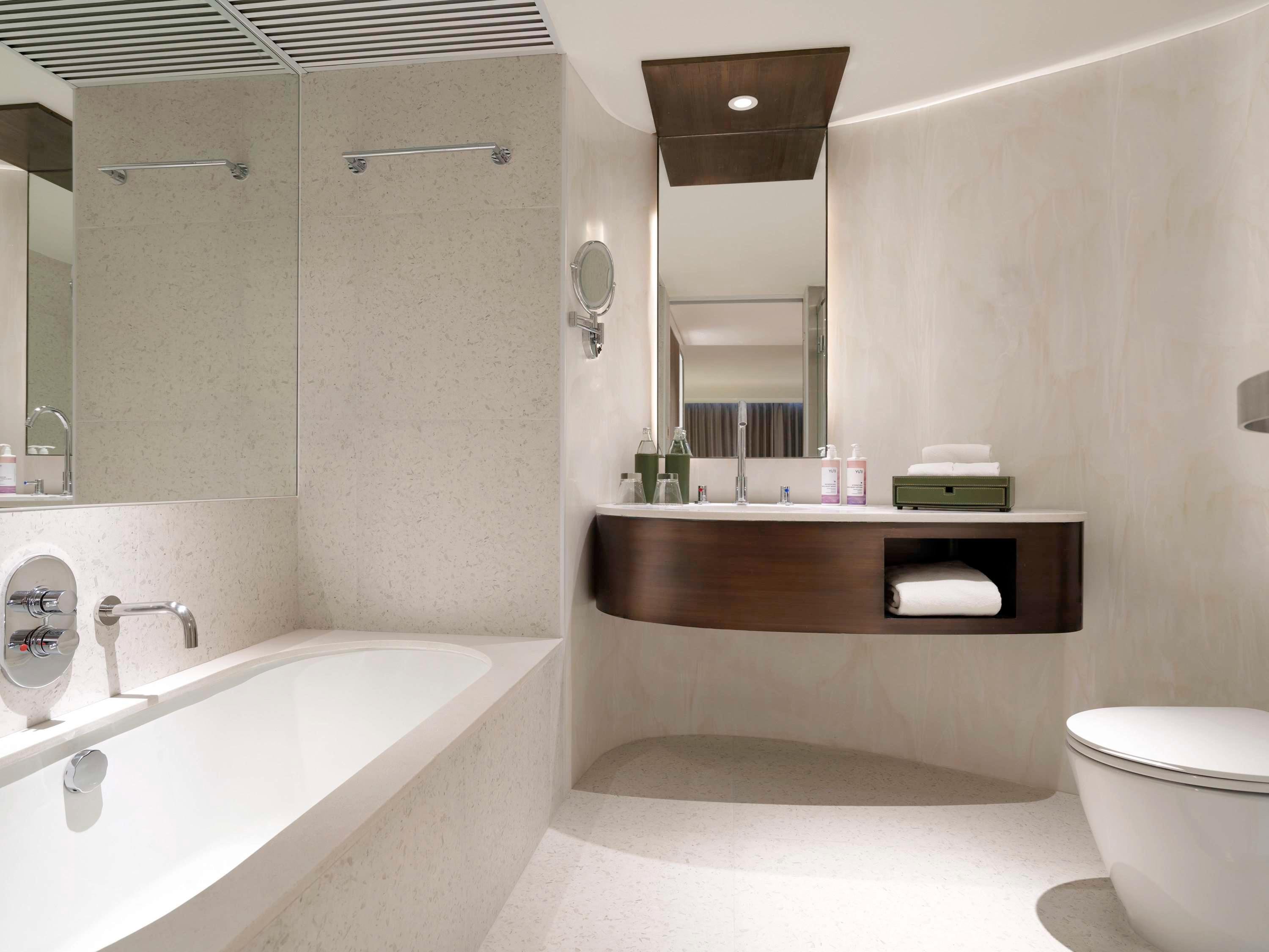 Room Deluxe King Bed