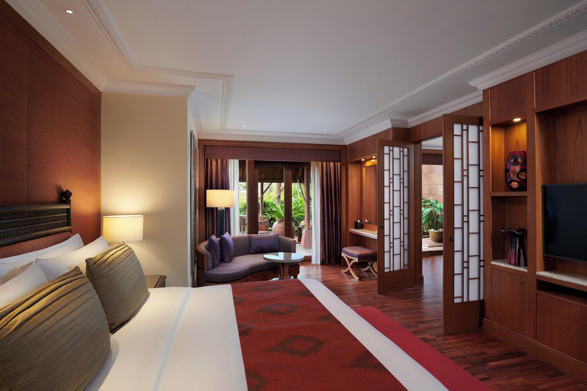 Suite King Size Bed