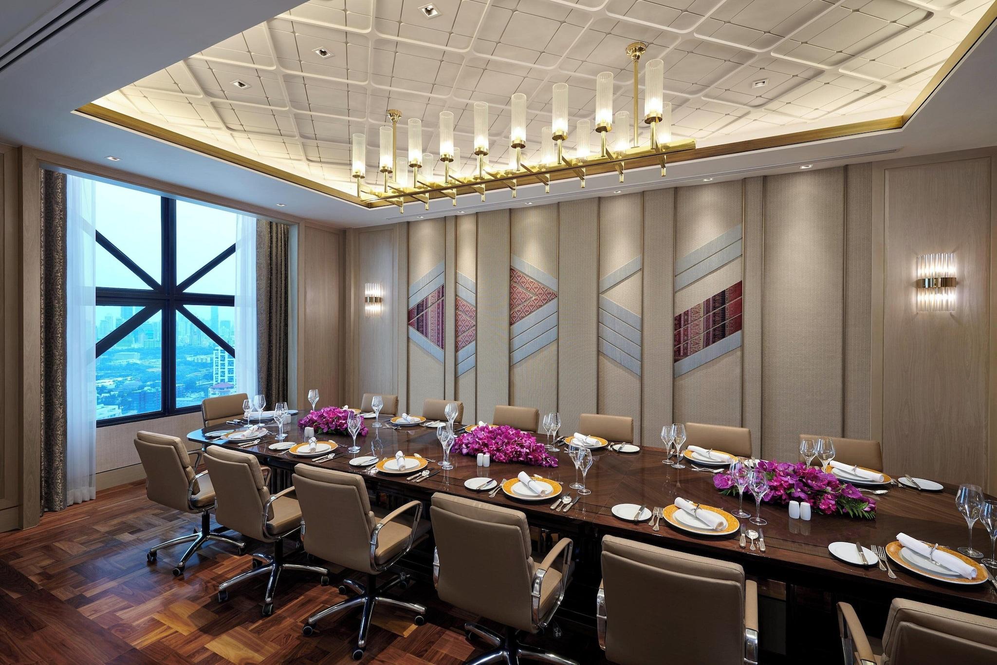 Suite King Bed One Bedroom 