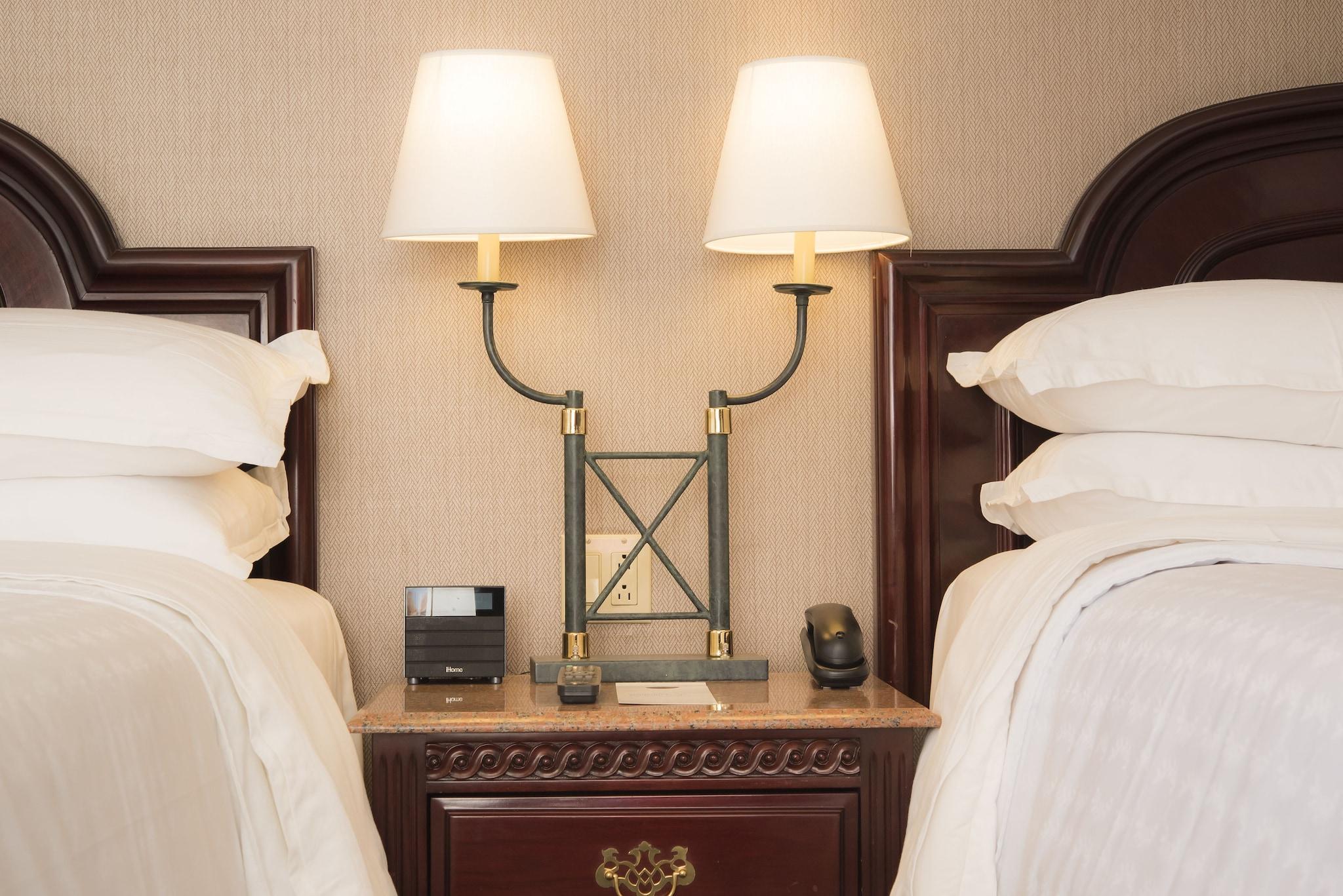 Quadruple City View Two Queen Beds