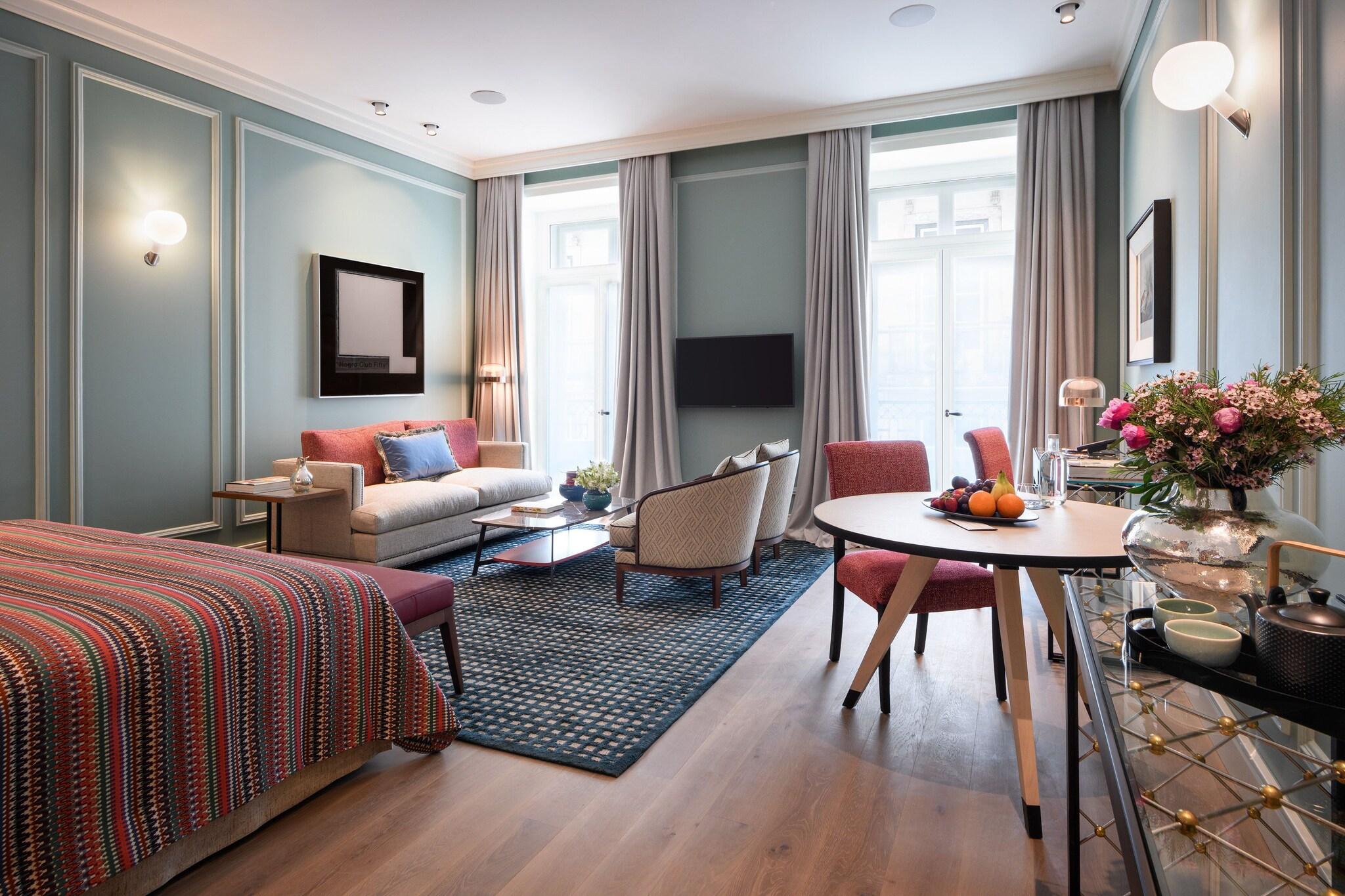 Junior Suite Deluxe King Bed