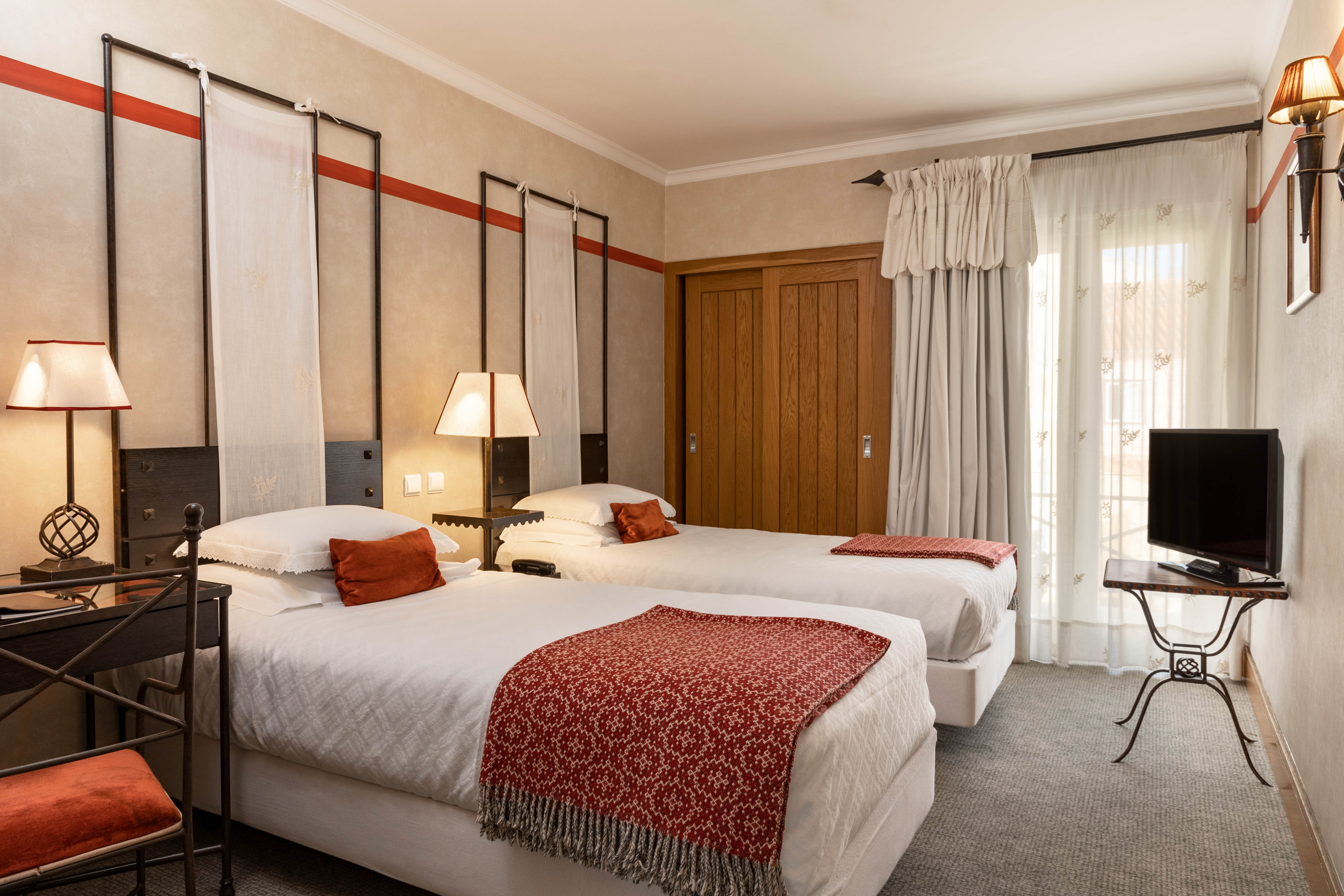 Double or Twin Standard