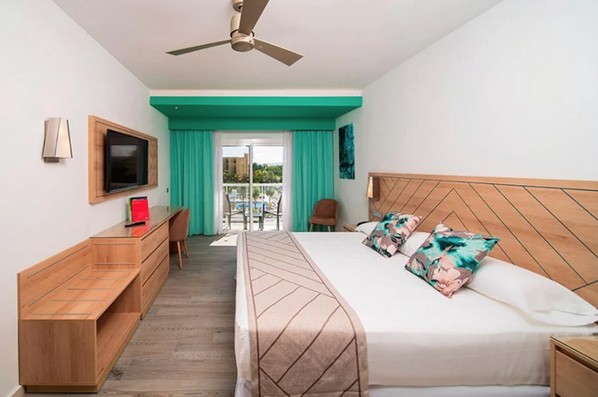 Double Partial Sea View