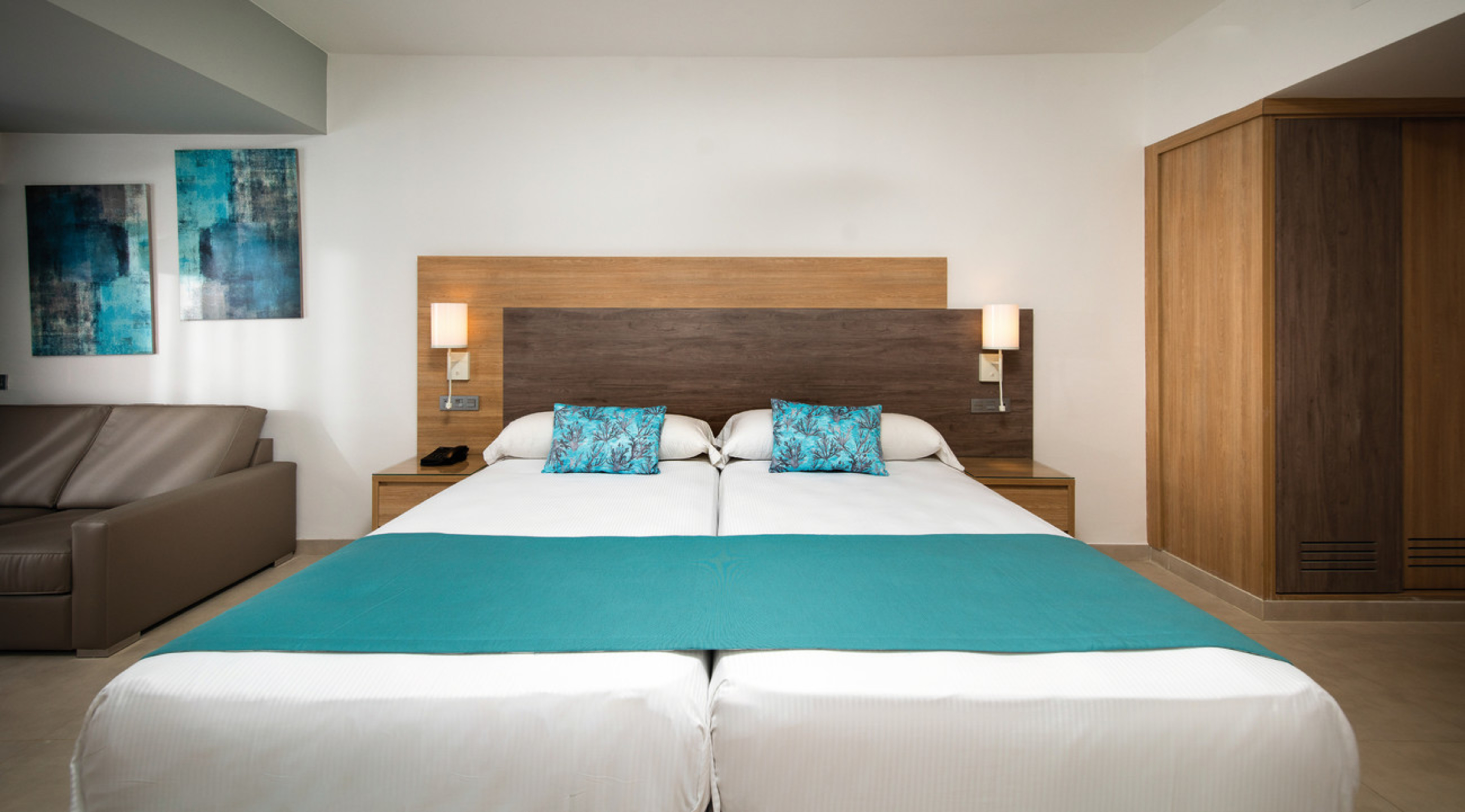 Junior Suite Side Sea View