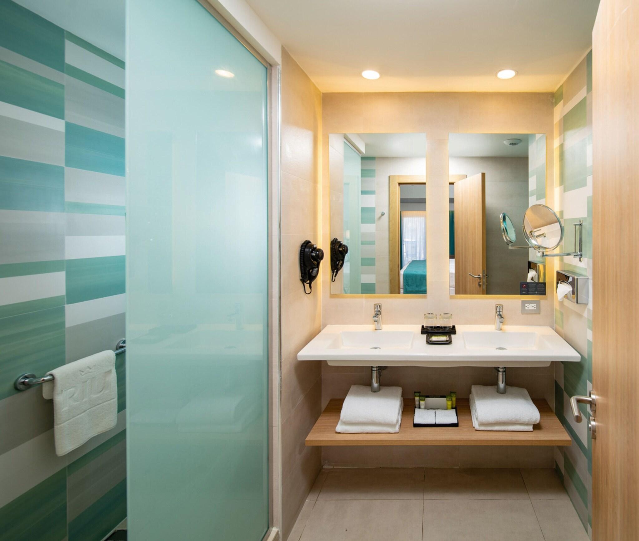 Double King Size Bed