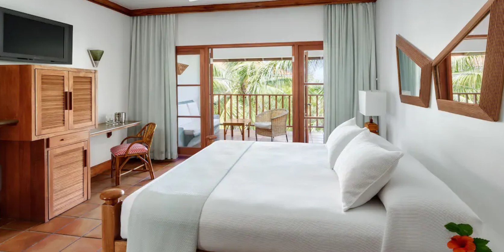 Double Partial Ocean View King Bed