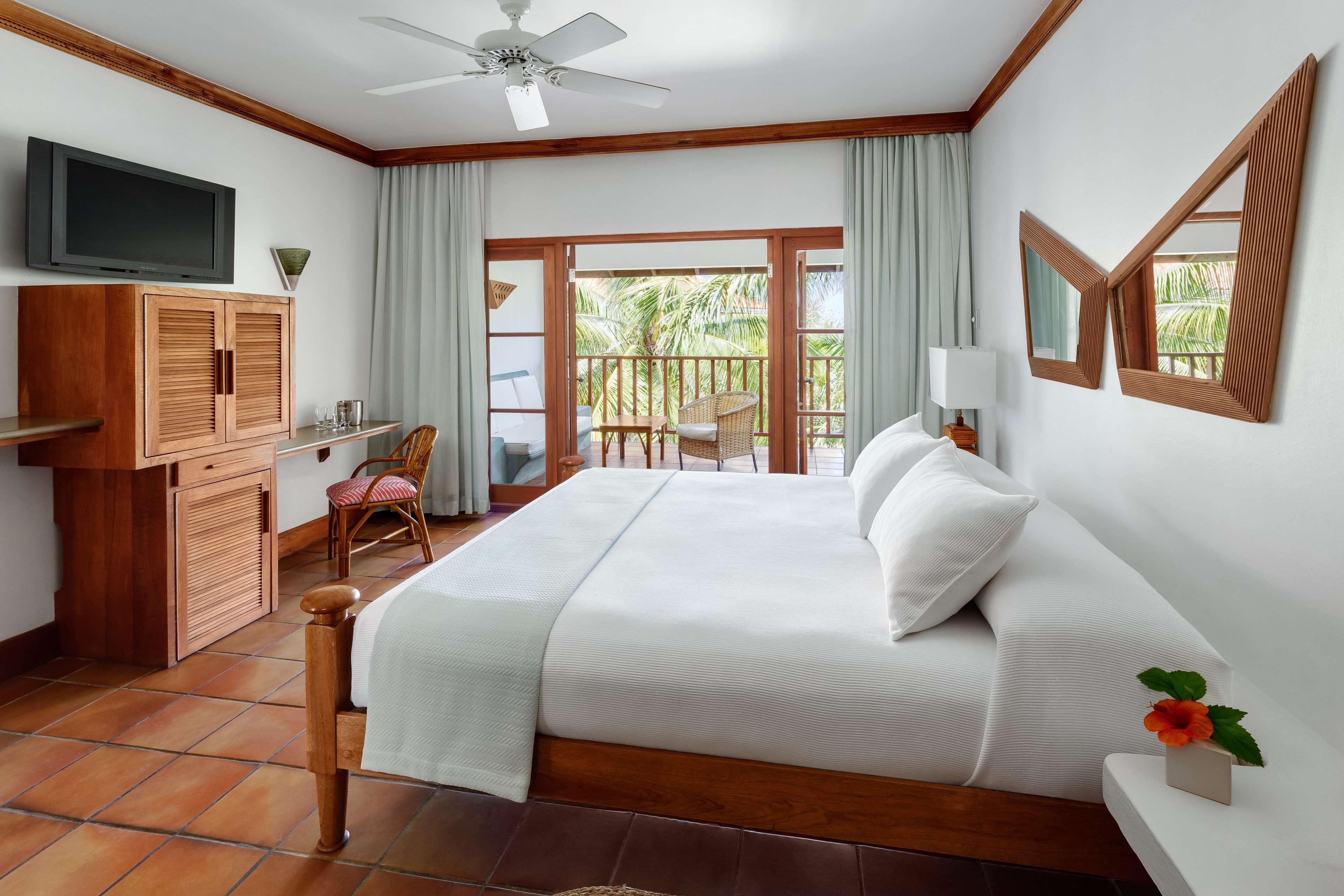 Double Partial Ocean View King Bed