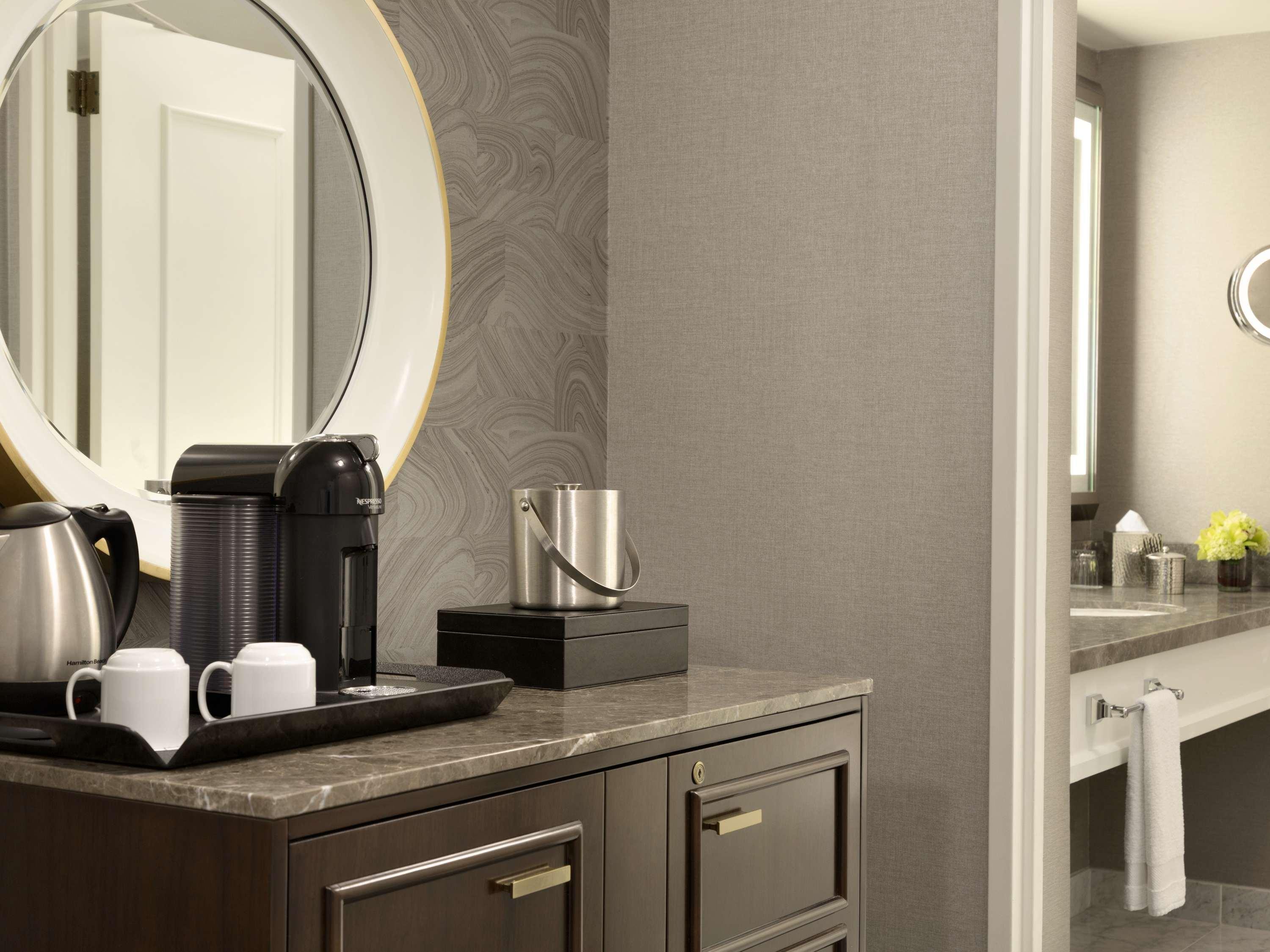 Room Deluxe King Bed