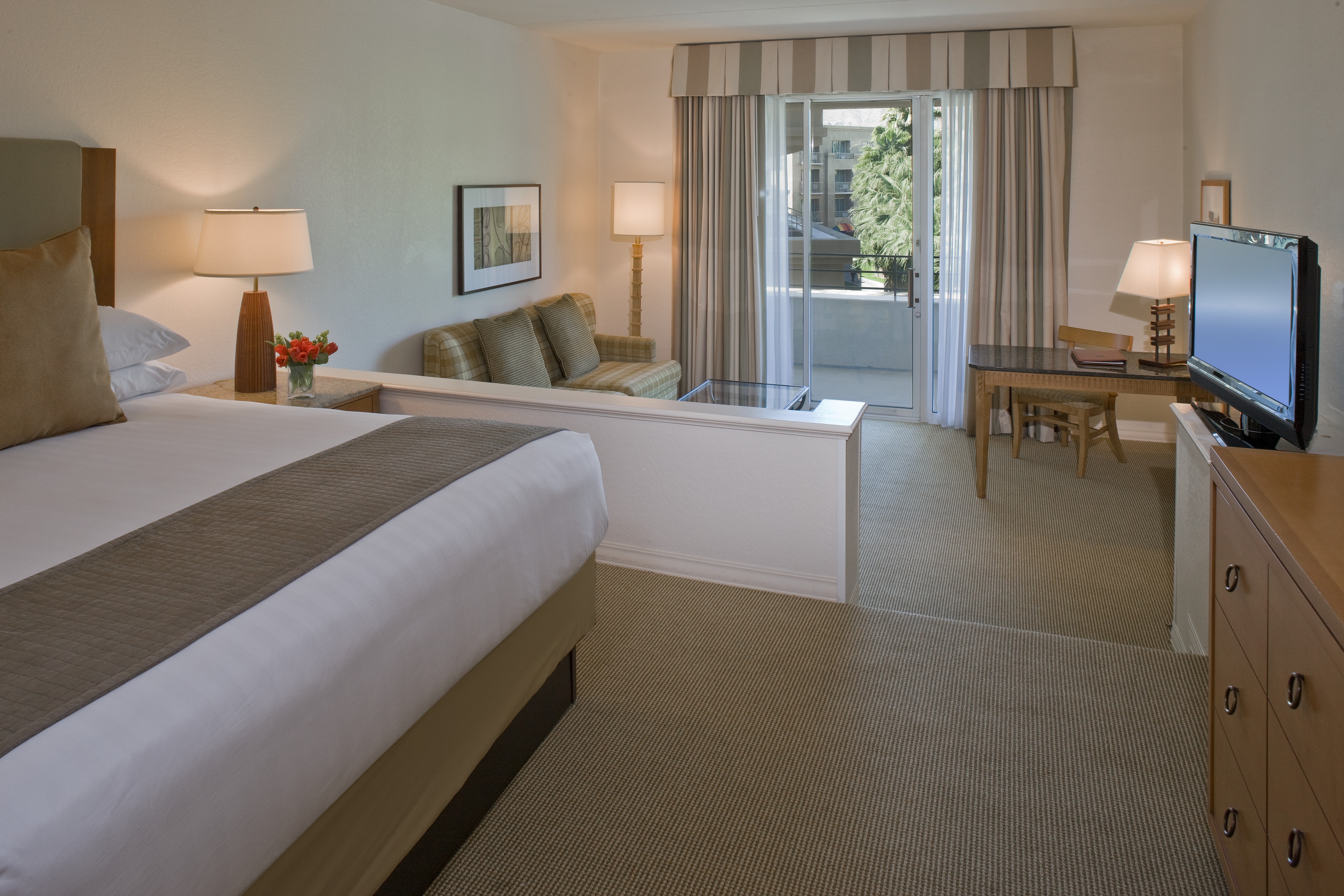 Double Club King Bed