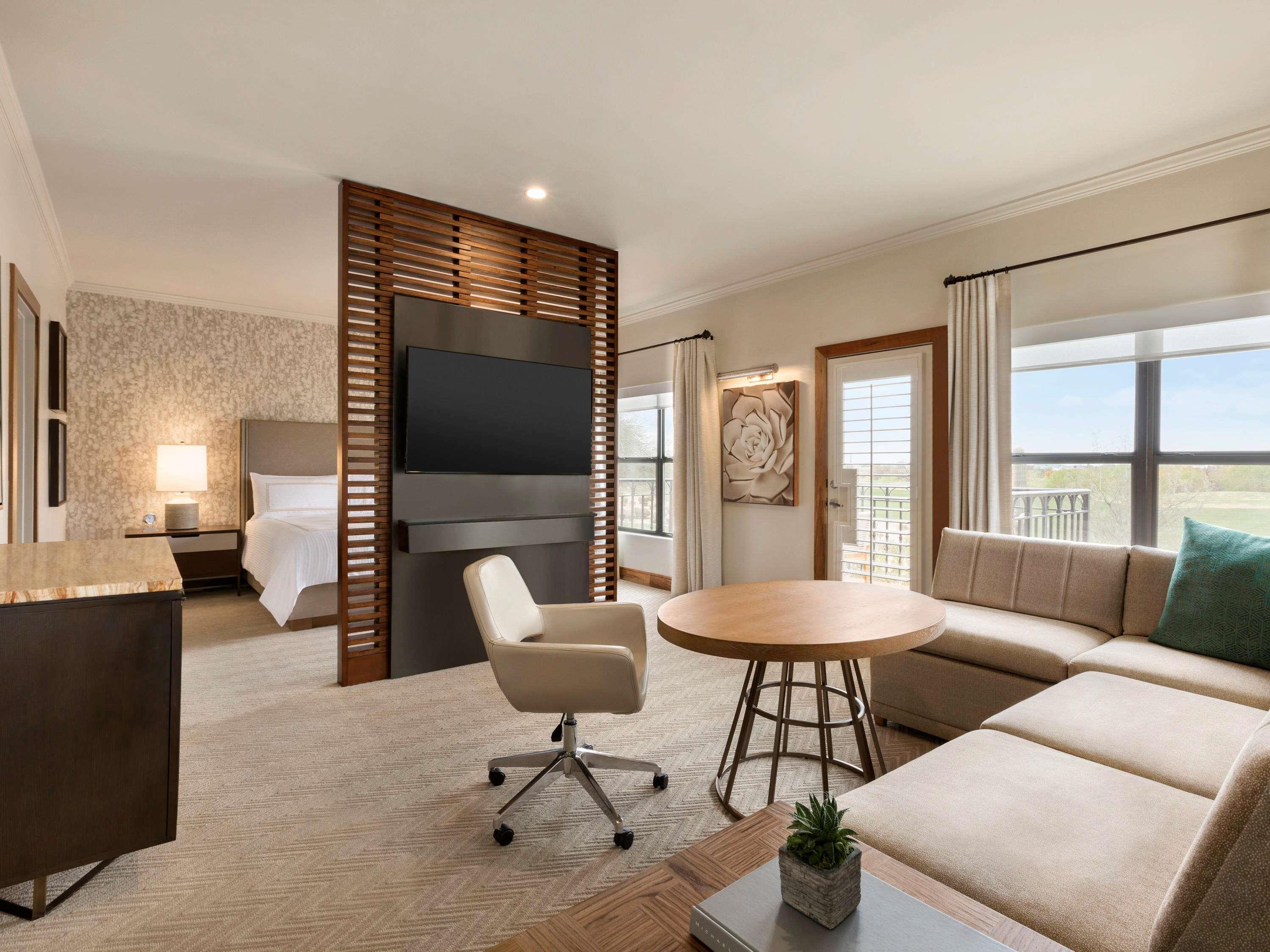 Junior Suite Golf View