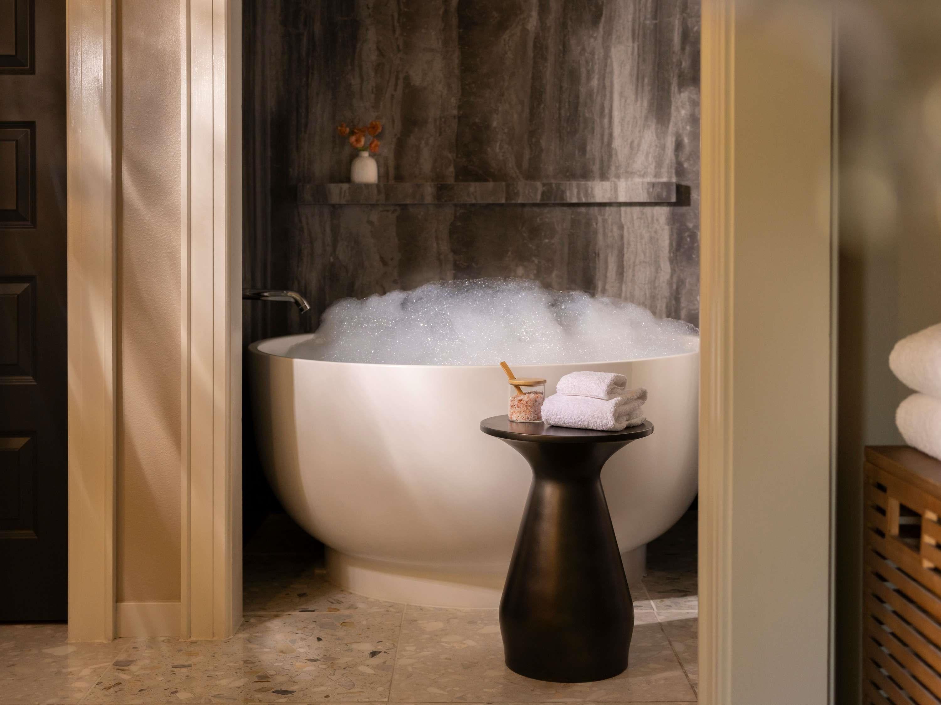 Studio Two Queen Beds