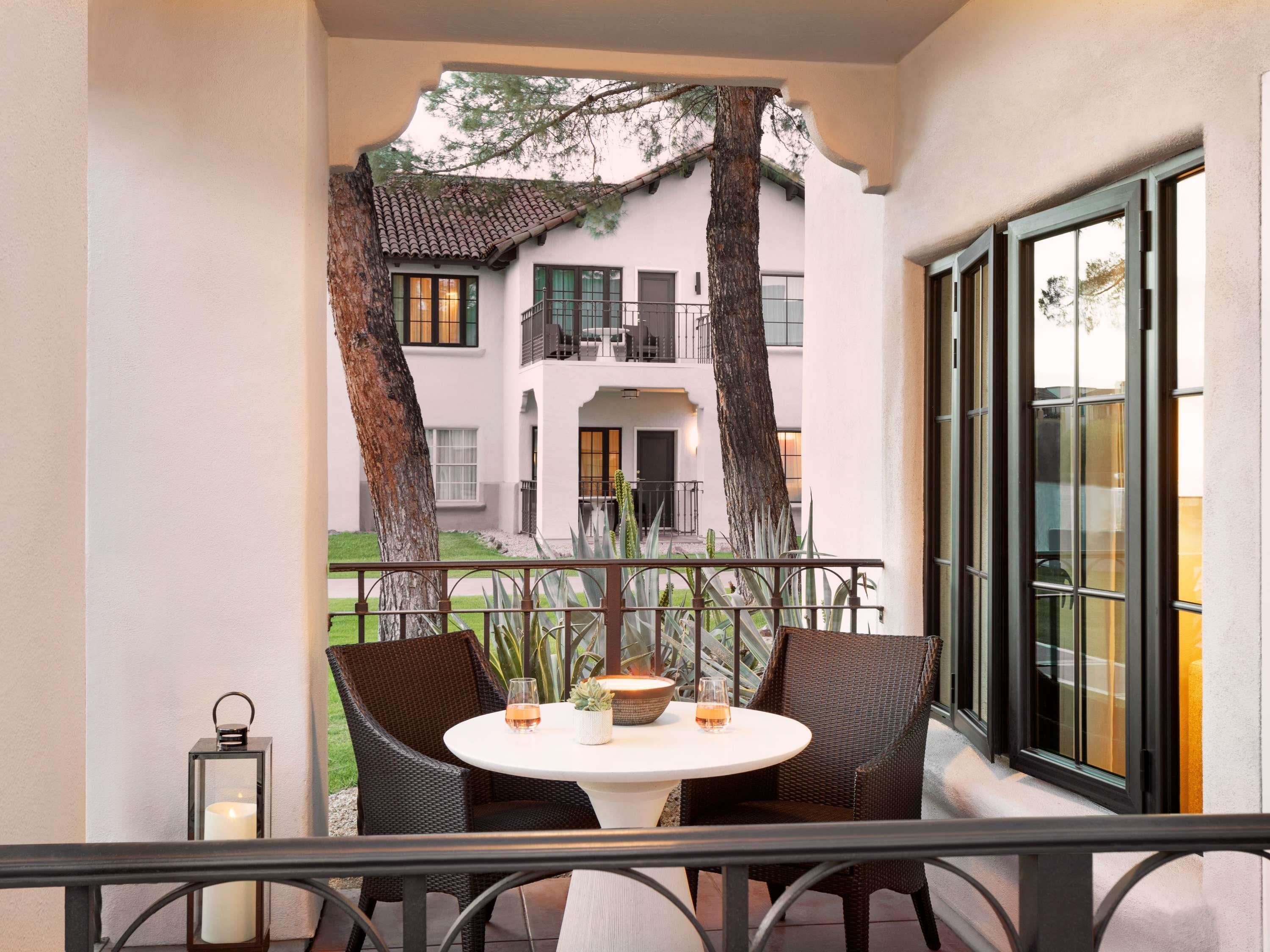 Studio Two Queen Beds