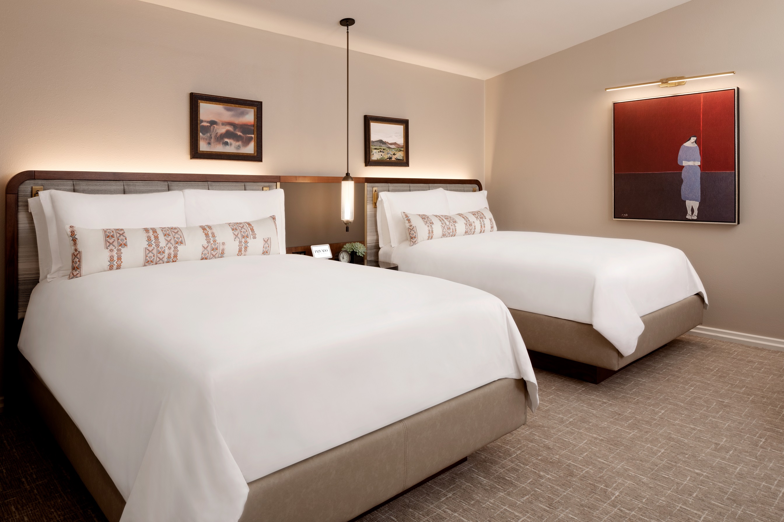 Studio Two Queen Beds