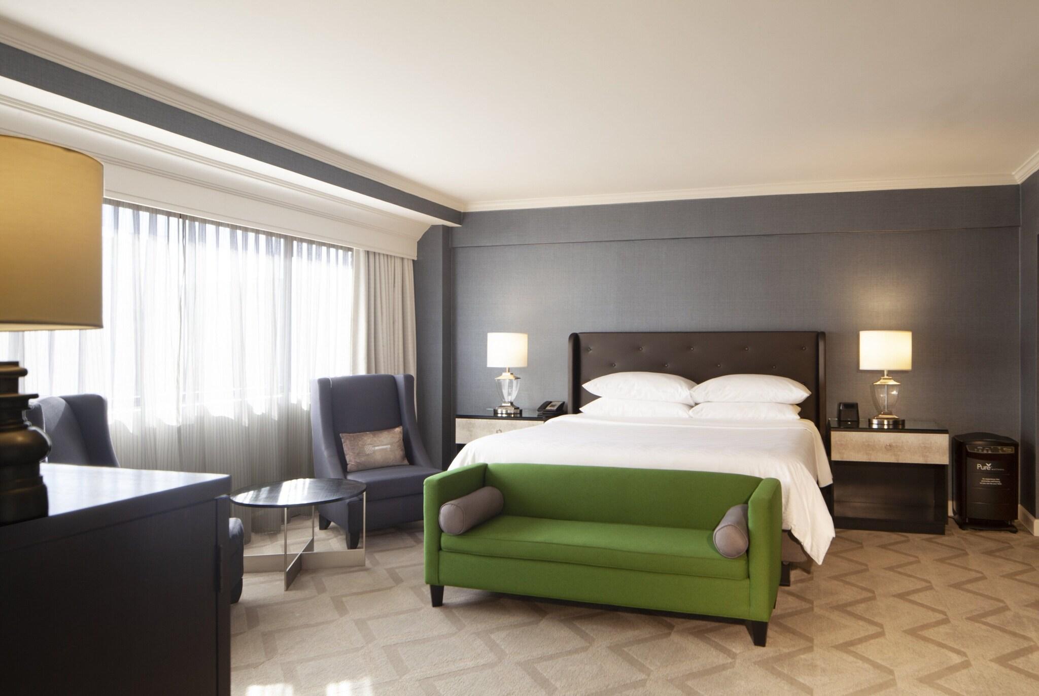 Double Deluxe King Bed