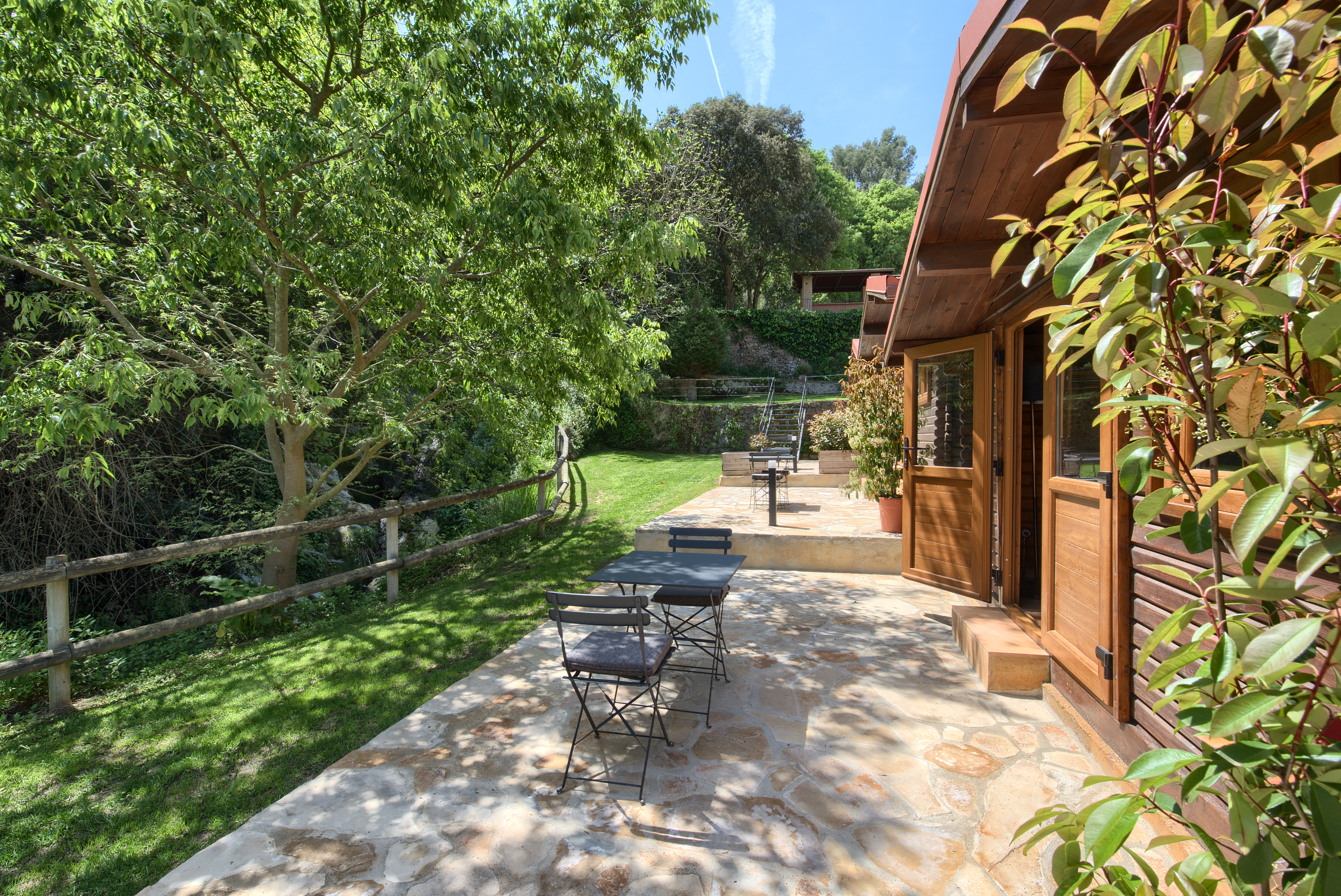 Bungalow Garden View