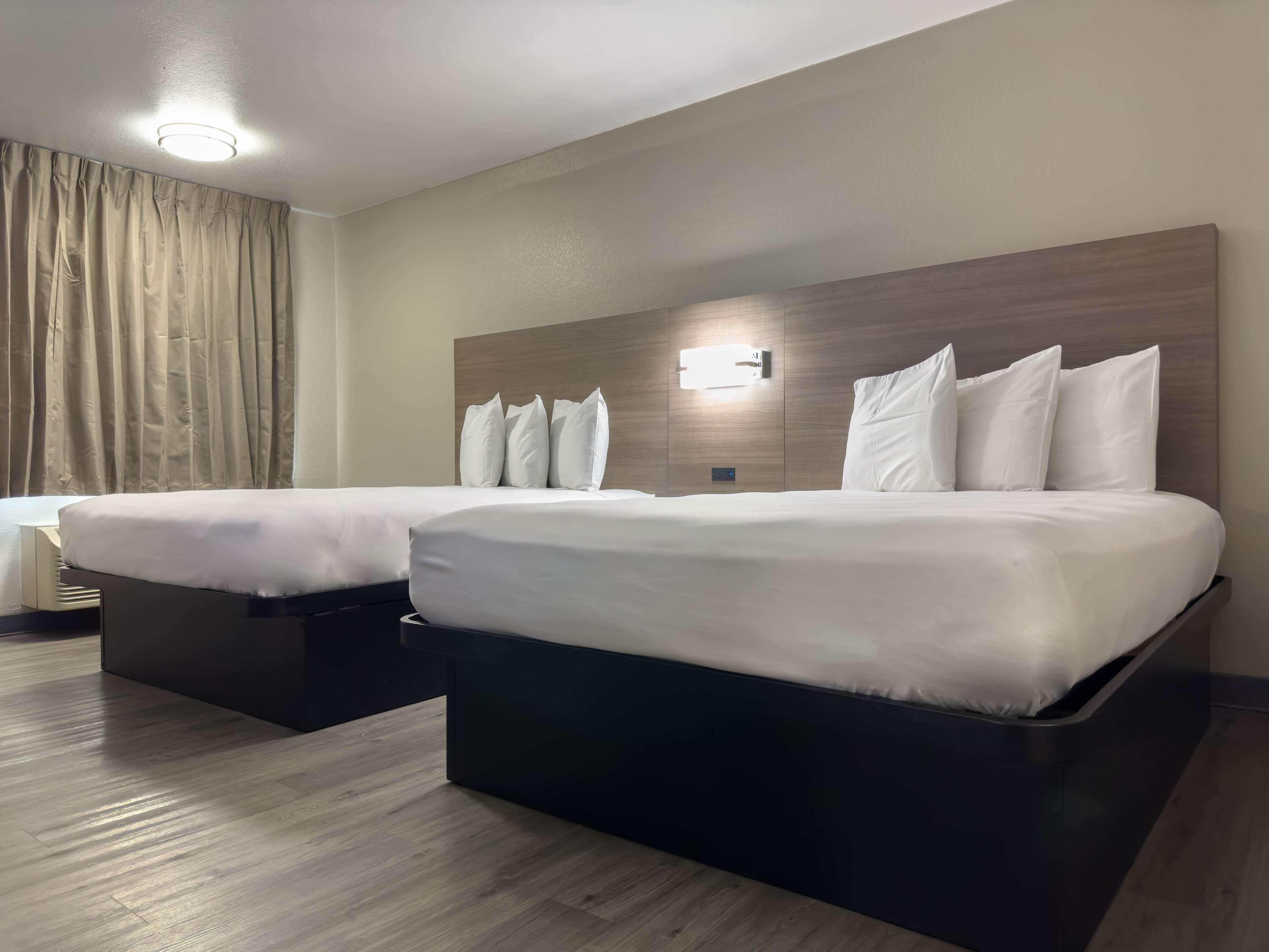 Double Two Queen Beds Non Smoking